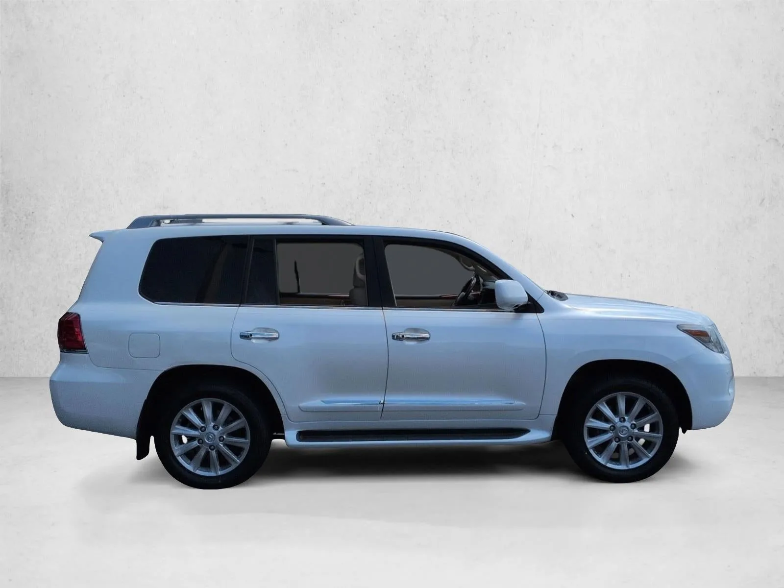 2009 Lexus LX 570 4WD 4dr photo 4