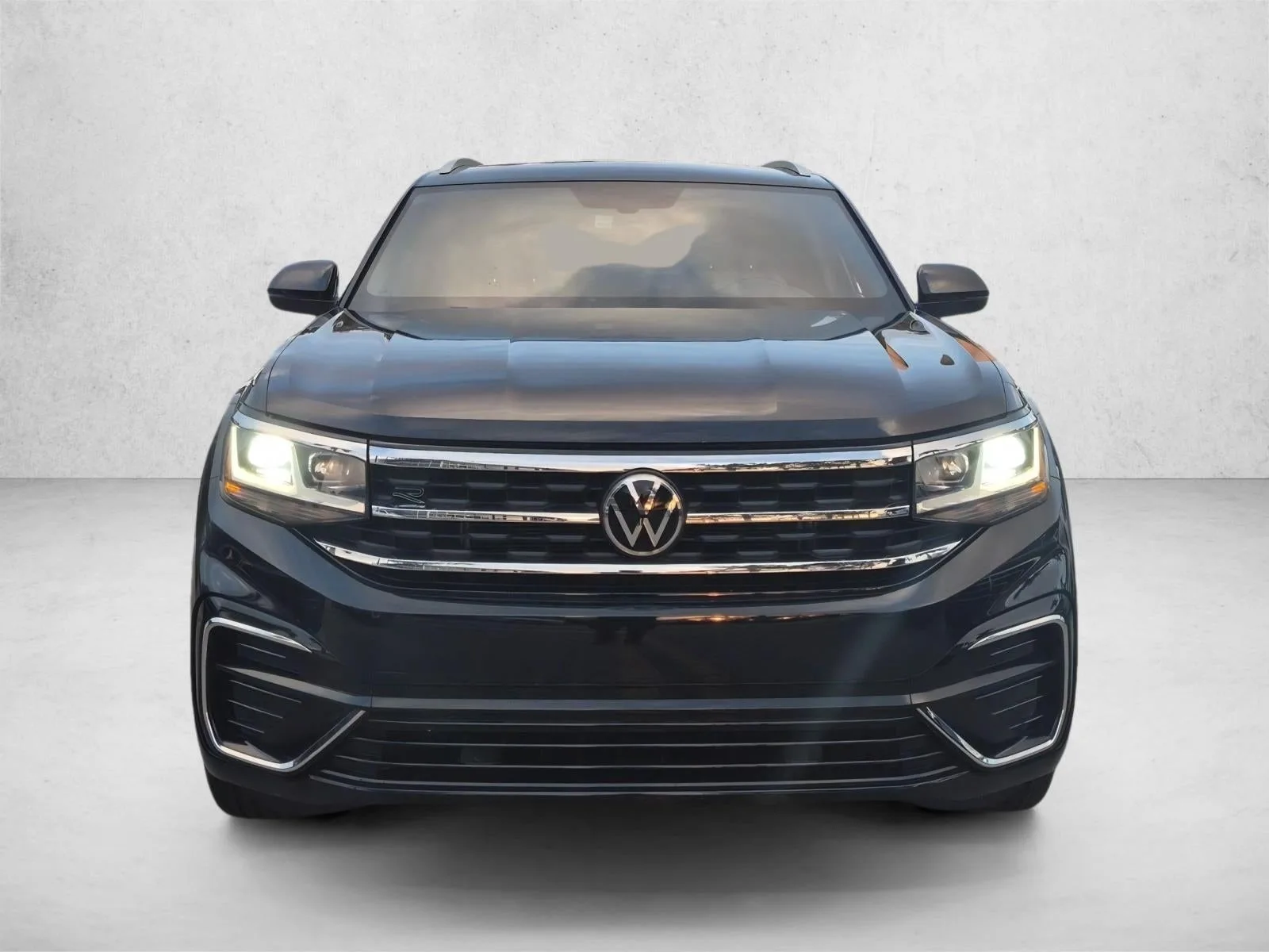 2021 Volkswagen Atlas Cross Sport 3.6L V6 SE w/Technology R-Line FWD photo 2
