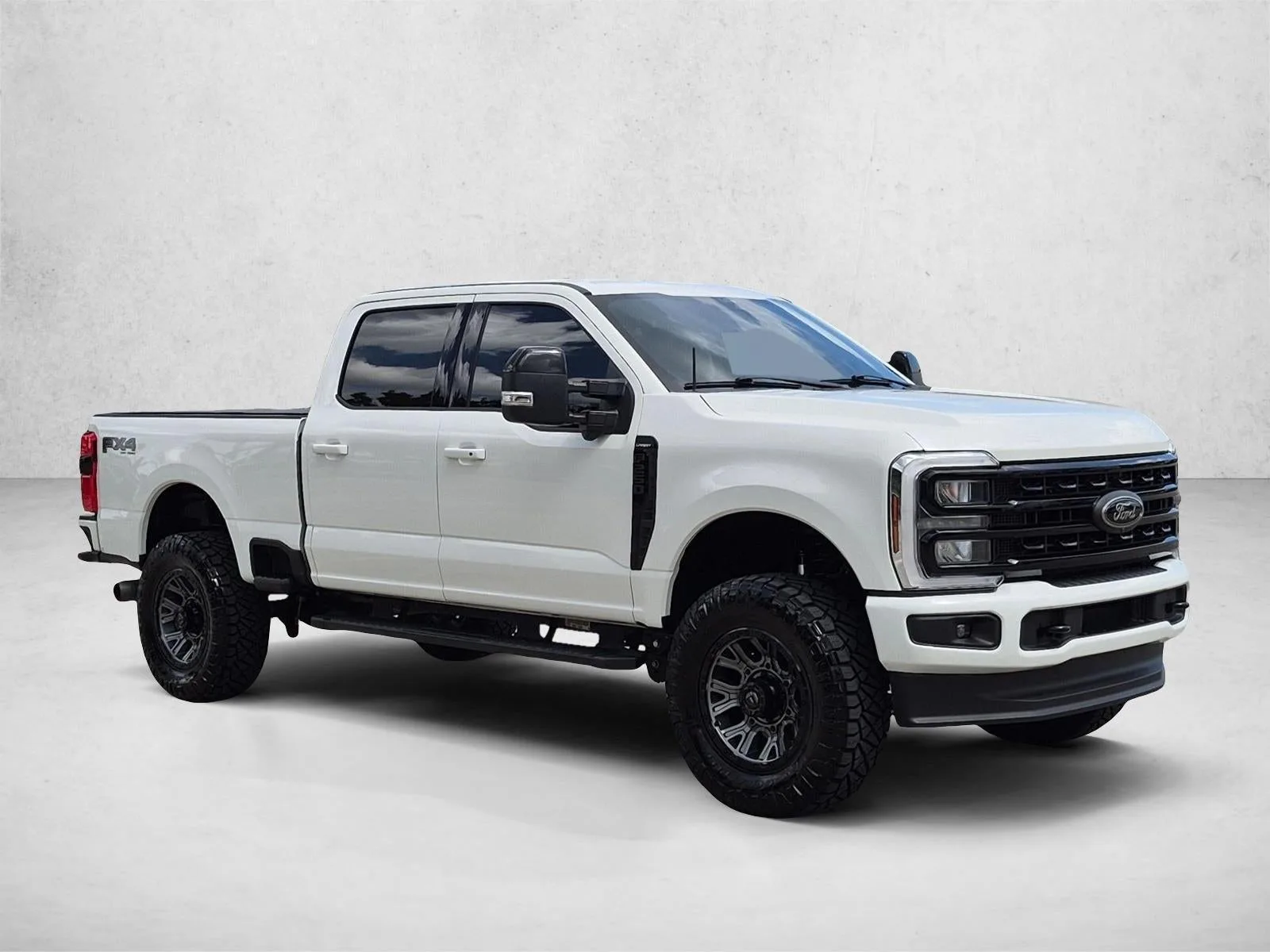 2024 Ford F-250 LARIAT photo 3