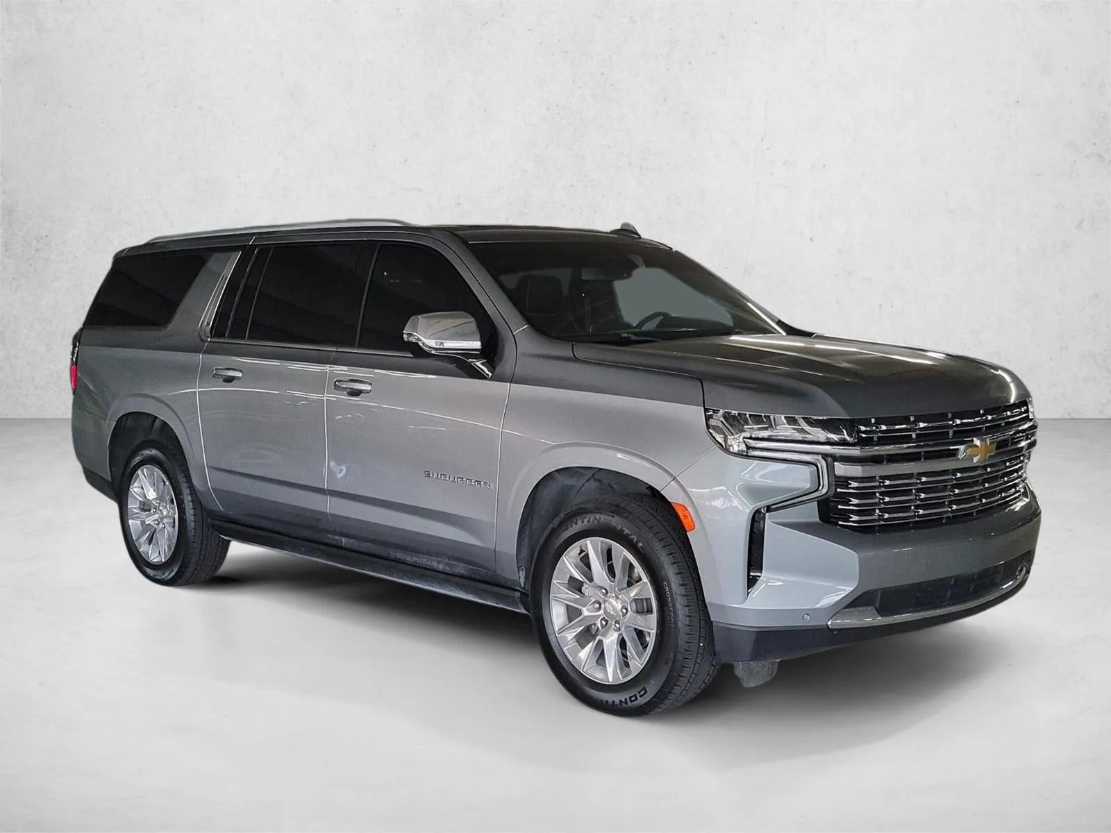 2023 Chevrolet Suburban Premier photo 3