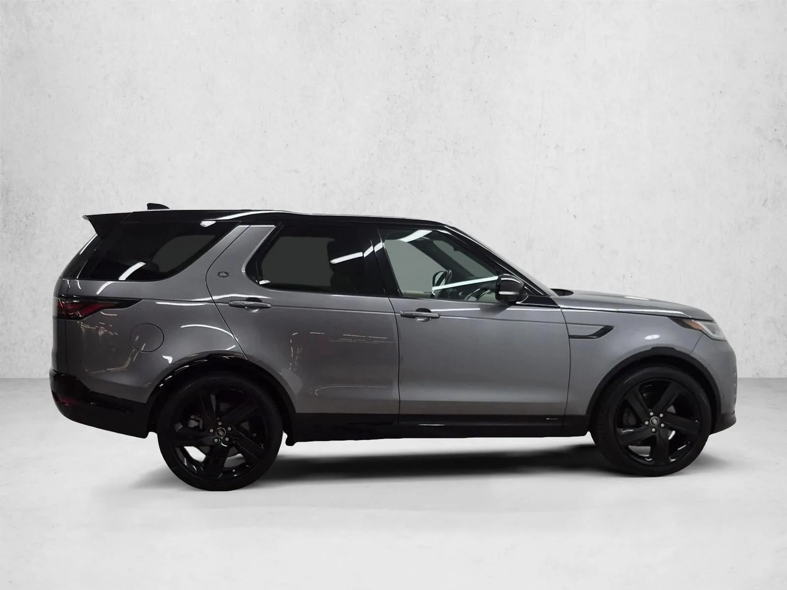2022 Land Rover Discovery HSE R-Dynamic photo 4