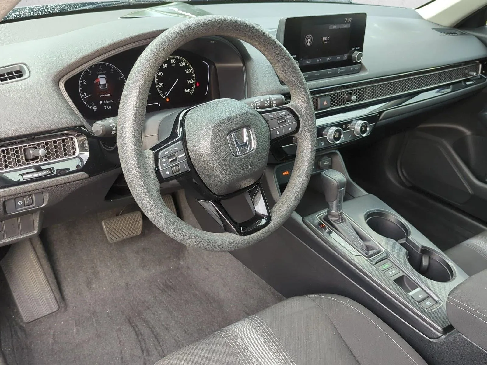 2024 Honda Civic Hatchback LX CVT photo 10