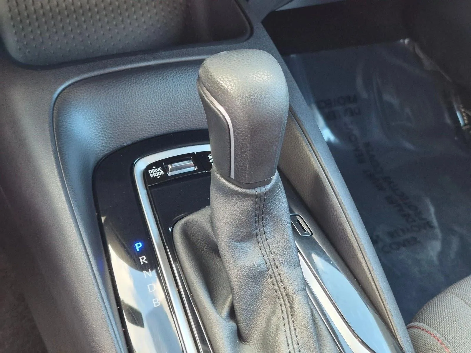 2024 Toyota Corolla SE CVT (Natl) photo 11