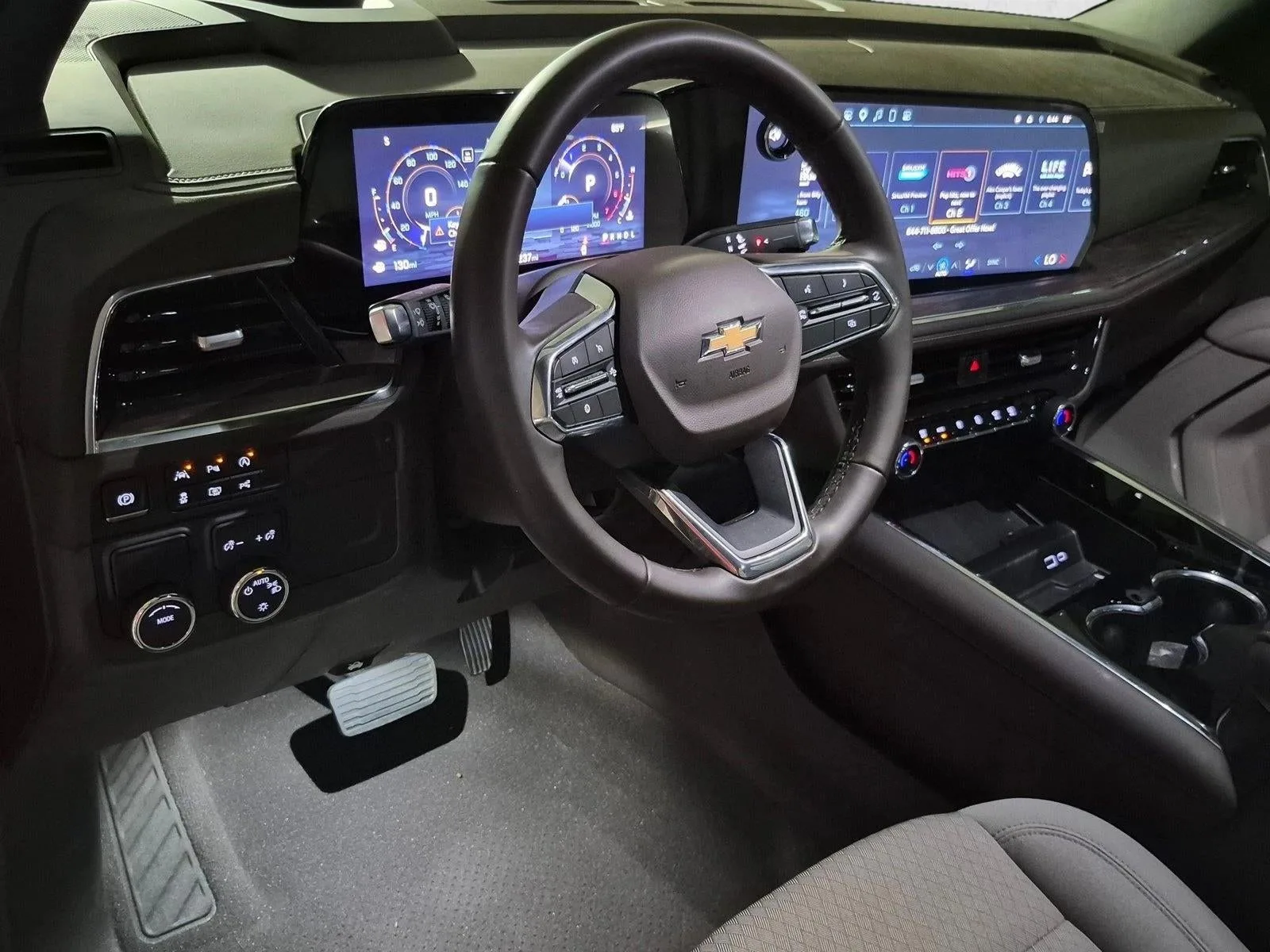 2025 Chevrolet Suburban LS photo 11