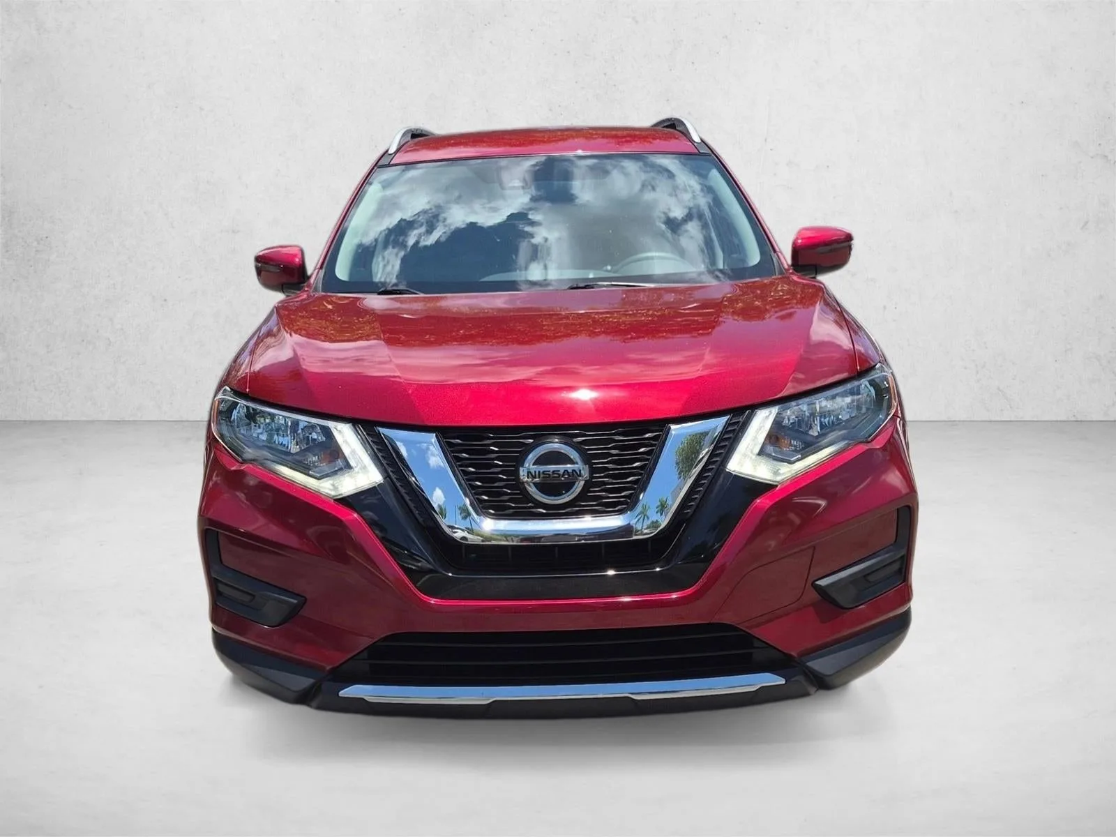 2020 Nissan Rogue FWD SV photo 2