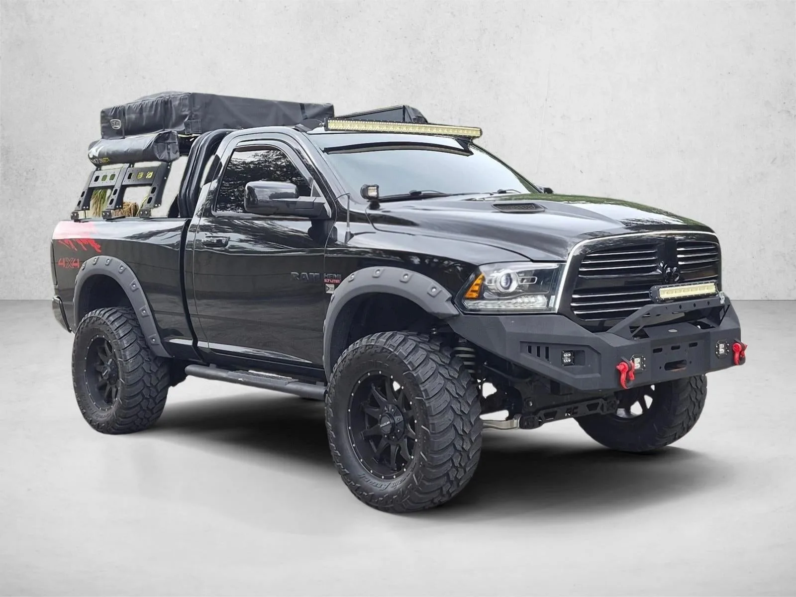 2017 RAM 1500 Sport 4x4 Regular Cab 6'4" Box photo 3
