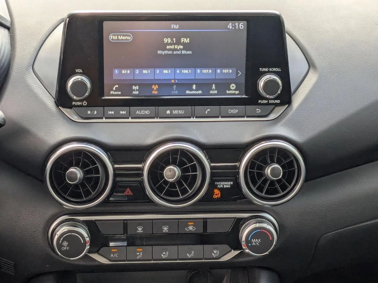 2025 Nissan Sentra S CVT photo 11