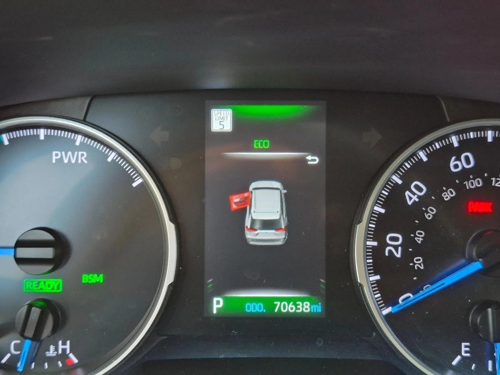 2022 Toyota RAV4 Hybrid LE AWD (Natl) photo 10