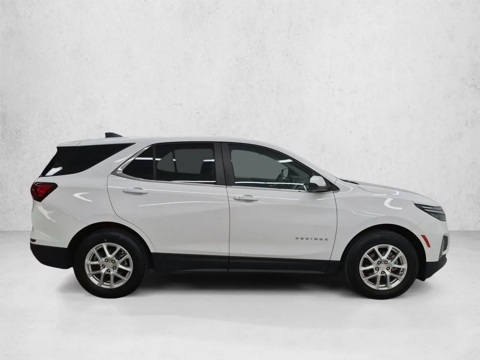 2023 Chevrolet Equinox LT photo 4