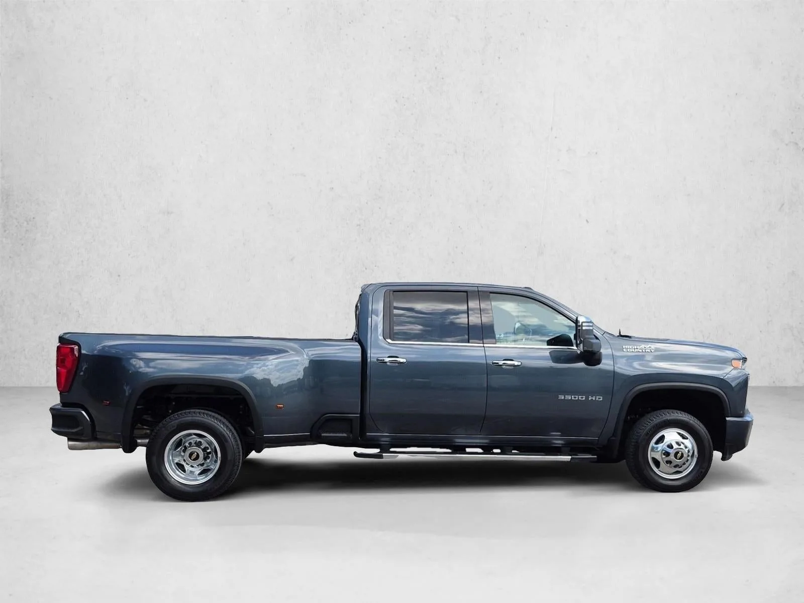 2020 Chevrolet Silverado 3500 HD High Country photo 4