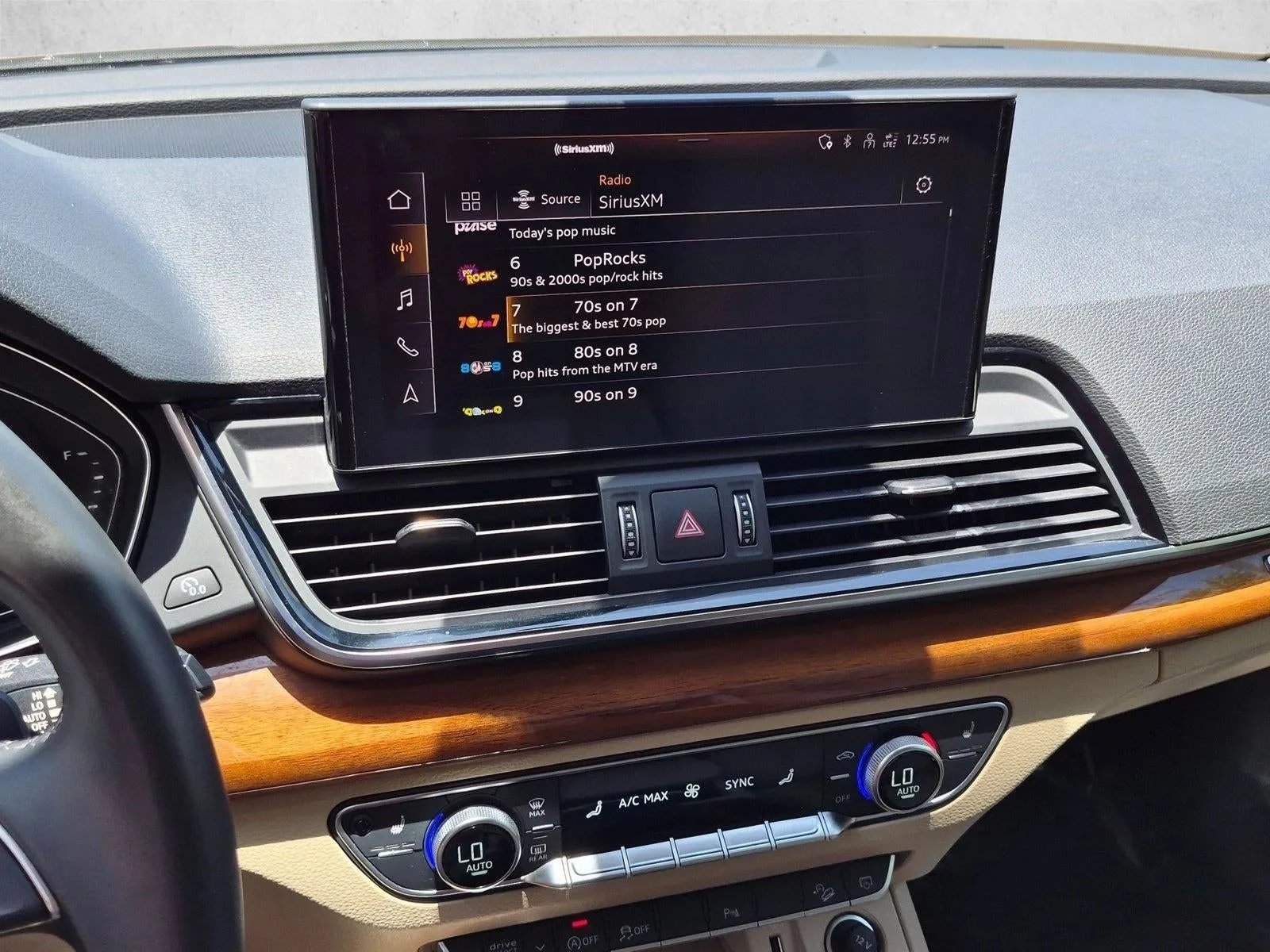 2022 Audi Q5 S line Premium 45 TFSI quattro photo 8