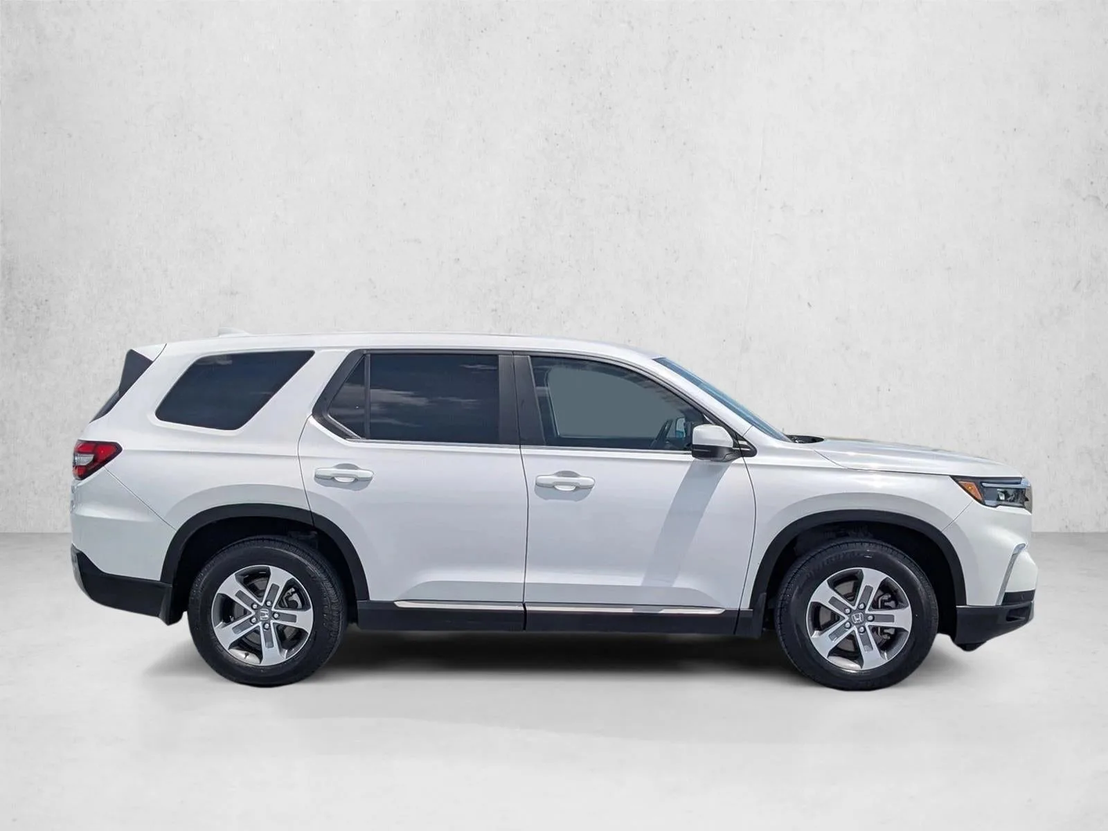2024 Honda Pilot EX-L photo 3