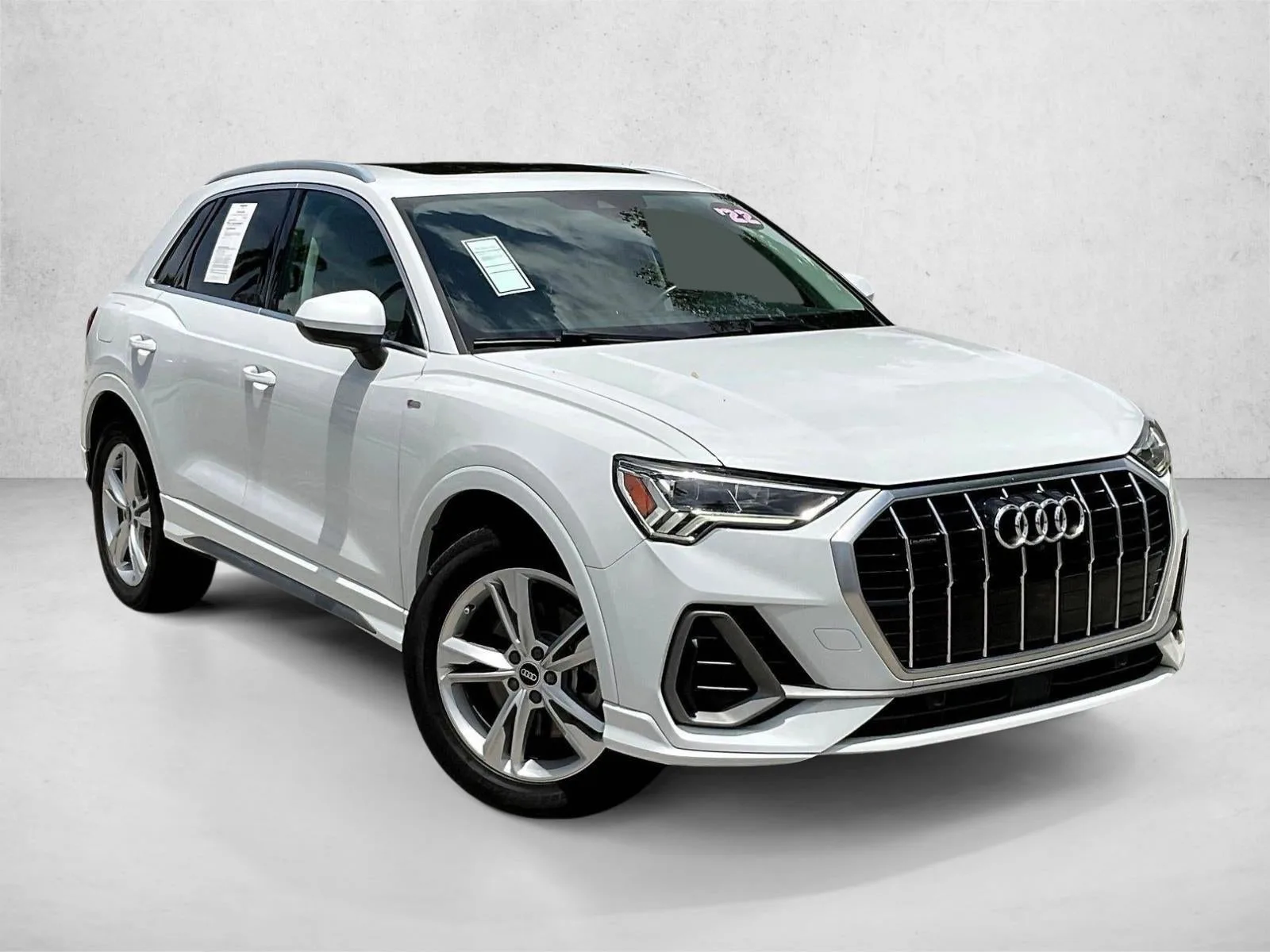 2022 Audi Q3 S line Premium Plus 45 TFSI quattro photo 10