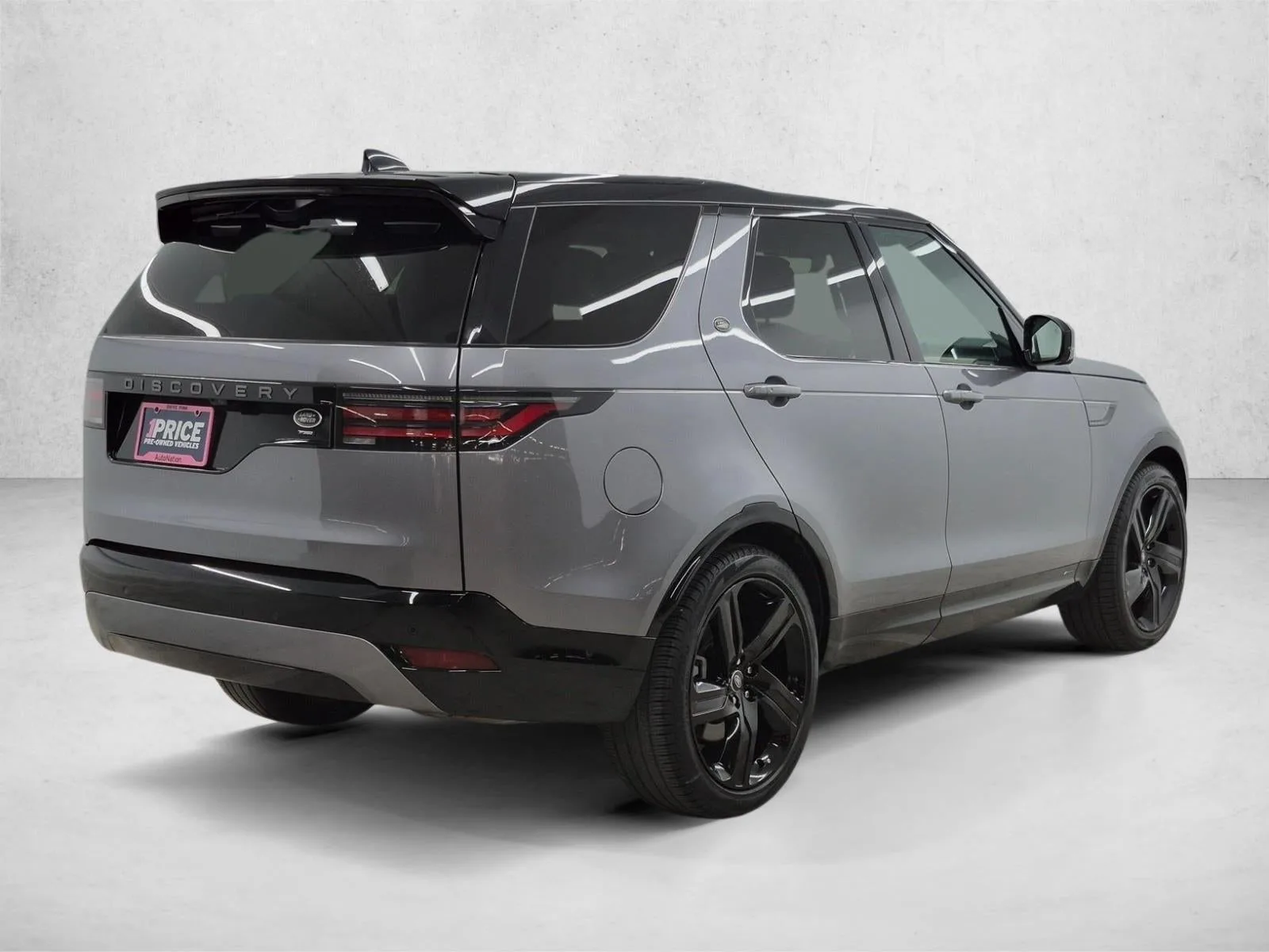 2022 Land Rover Discovery HSE R-Dynamic photo 5