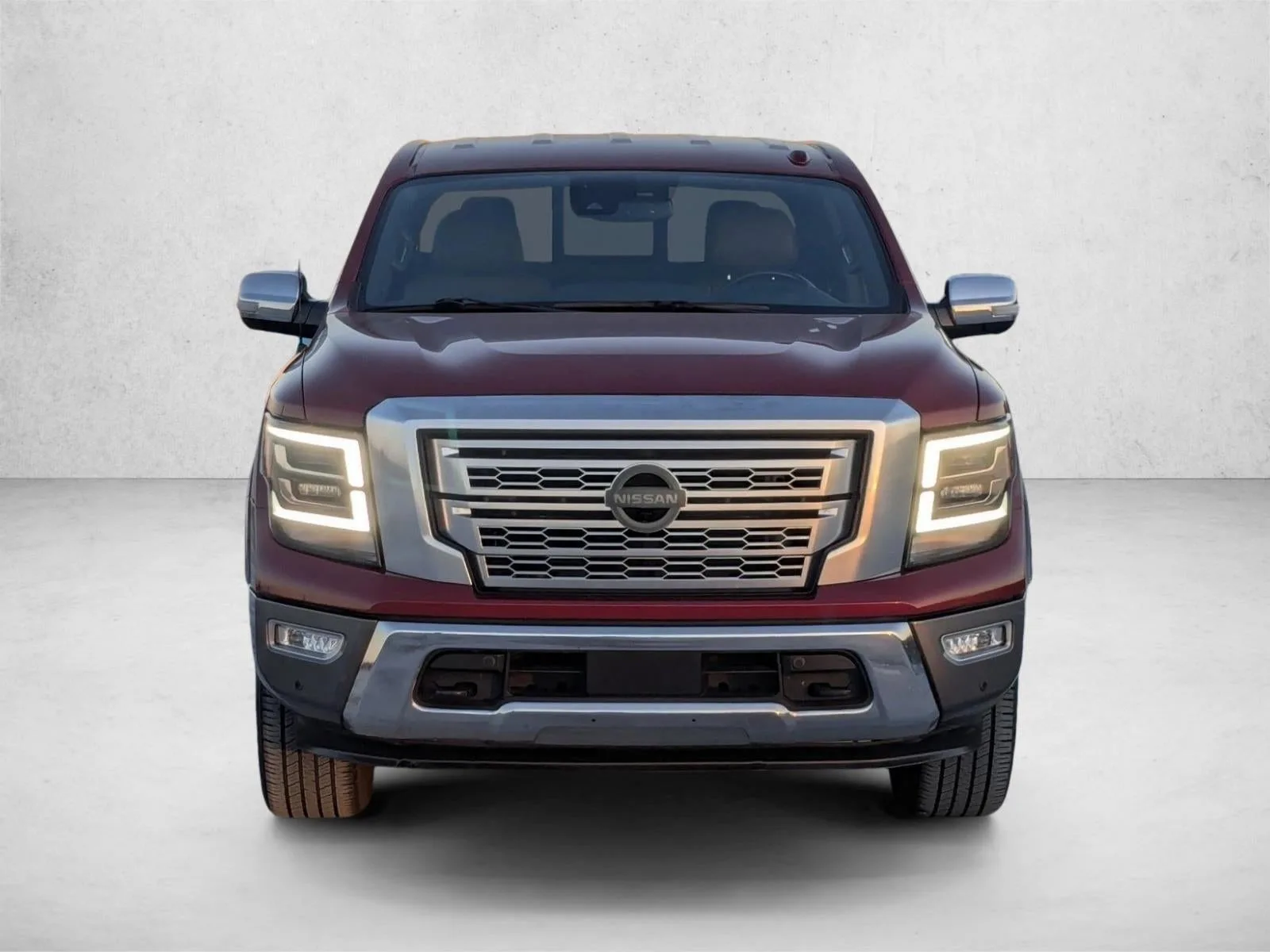 2021 Nissan TITAN Crew Cab Platinum Reserve 4x4 photo 2