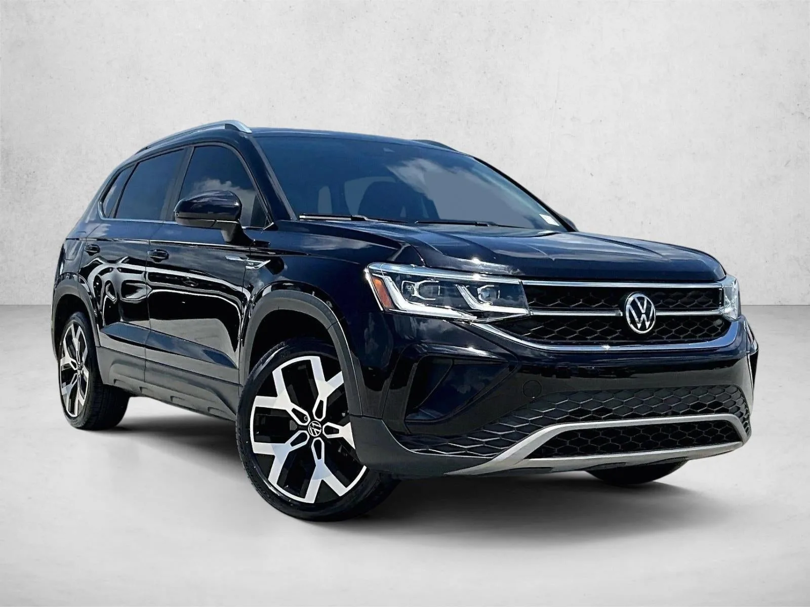 2022 Volkswagen Taos SEL 4MOTION photo 12
