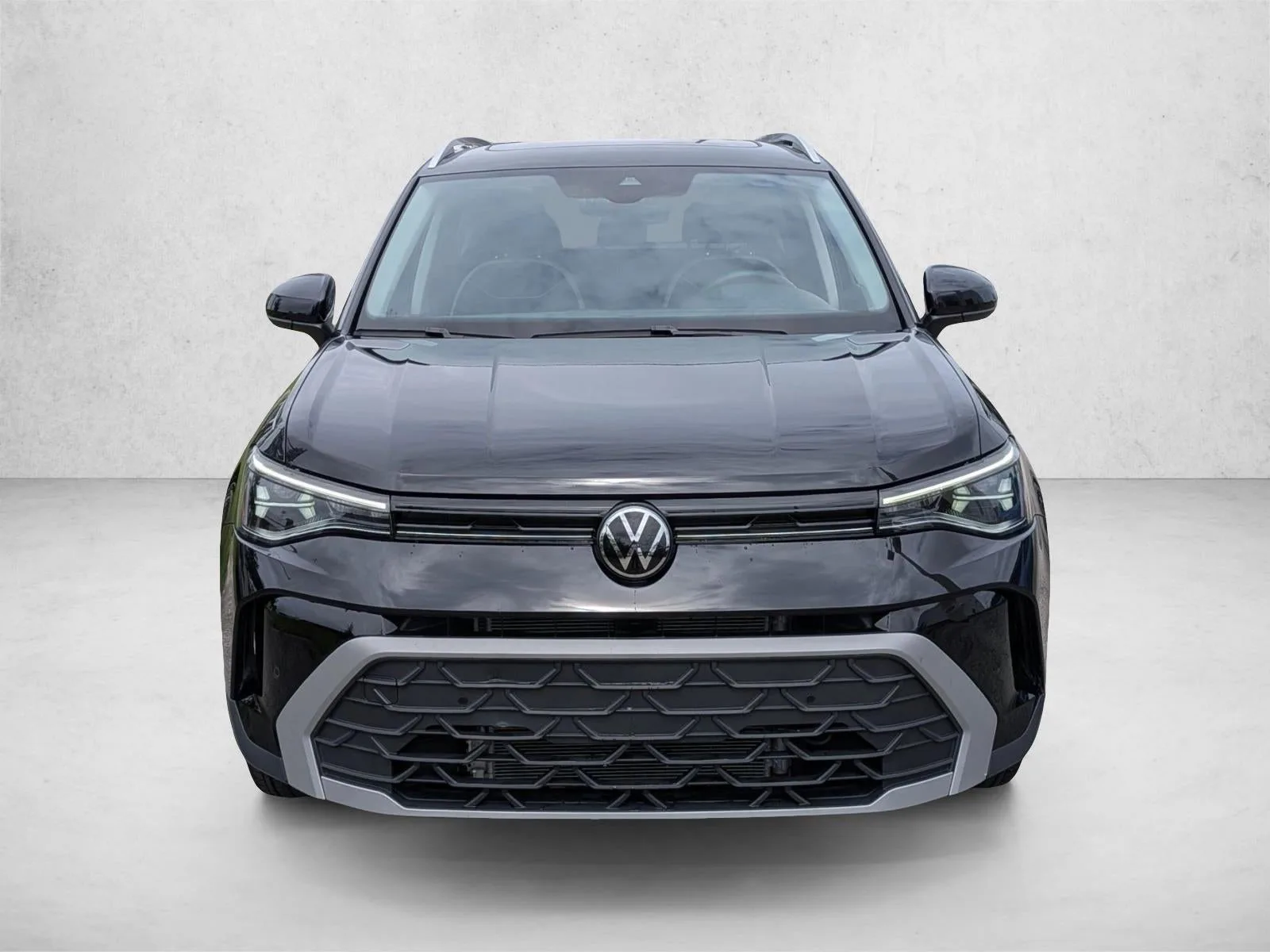 2025 Volkswagen Taos SE FWD photo 2