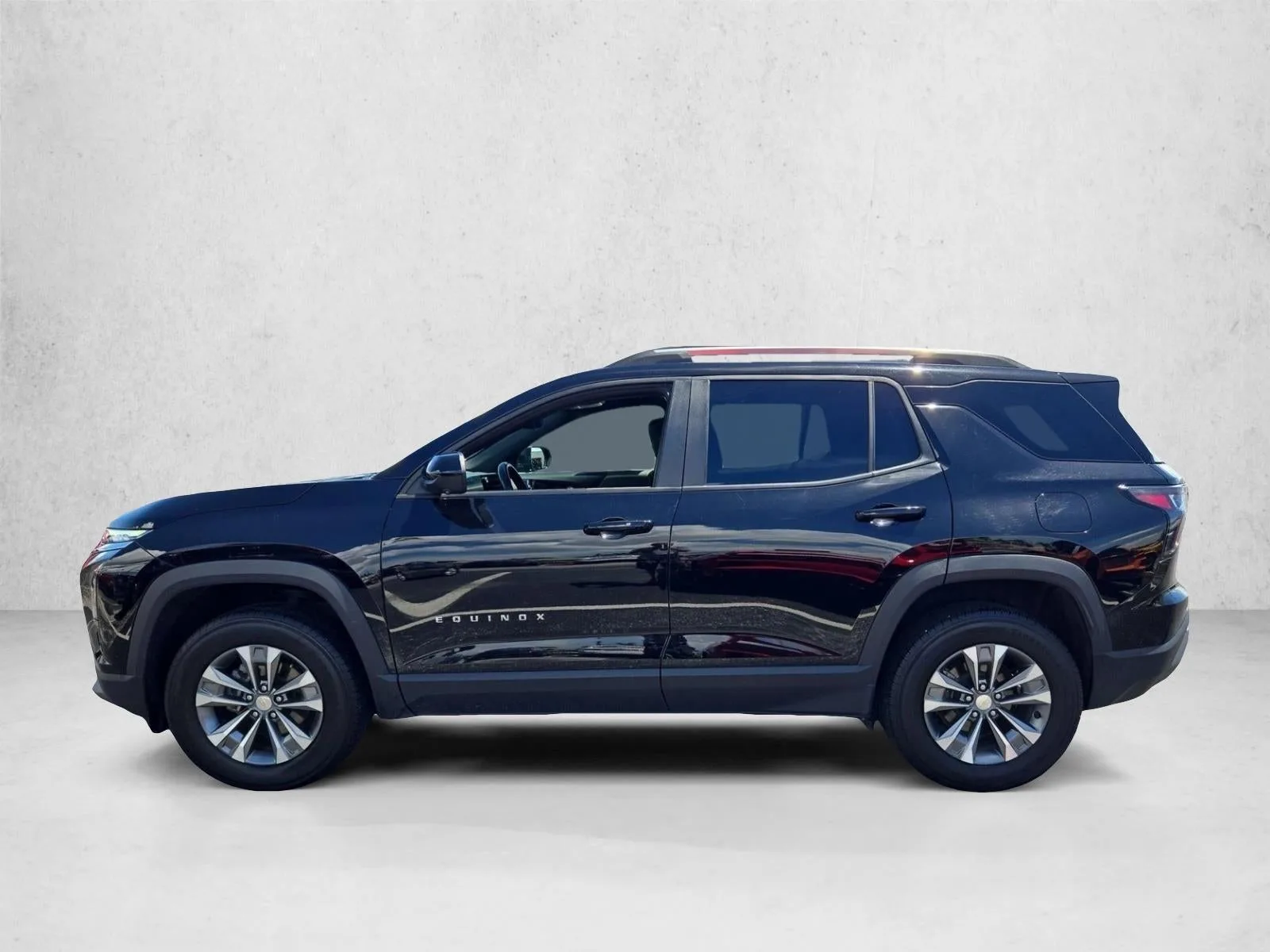 2025 Chevrolet Equinox LT photo 9