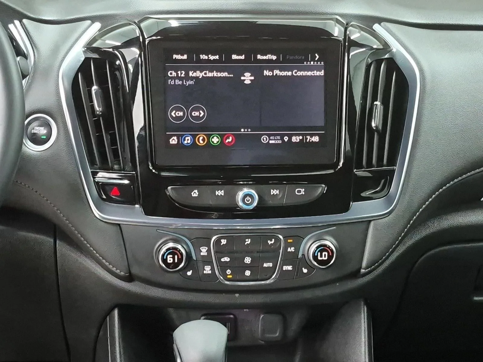 2023 Chevrolet Traverse LT Cloth photo 11