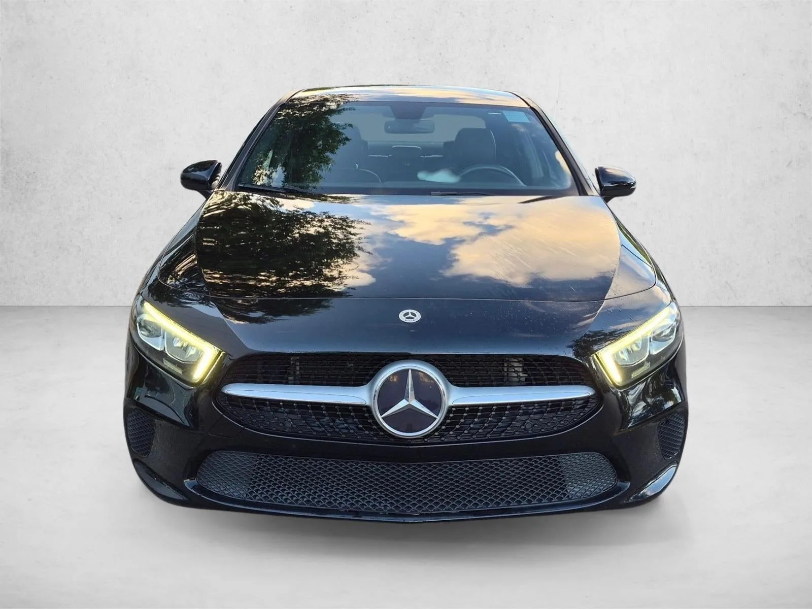 2022 Mercedes-Benz A-Class A 220 Sedan photo 2