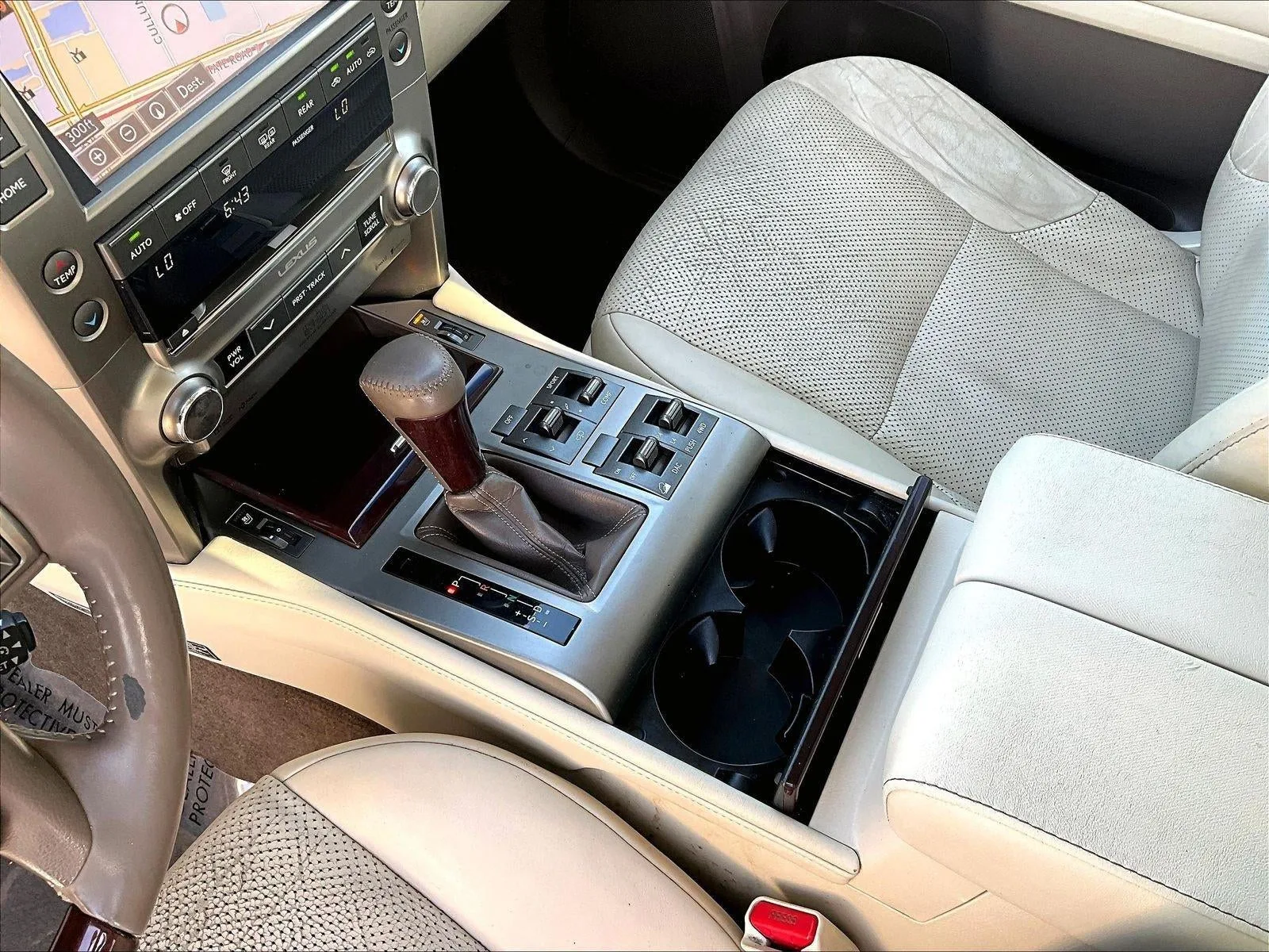 2014 Lexus GX 460 4WD 4dr Luxury photo 9