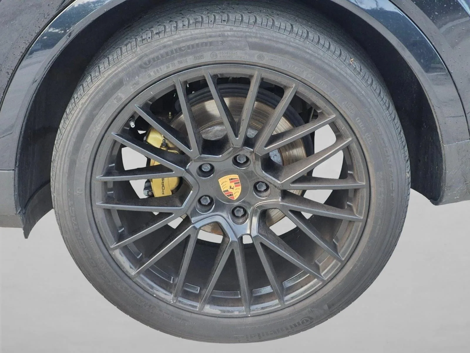 2020 Porsche Cayenne Coupe Base photo 6