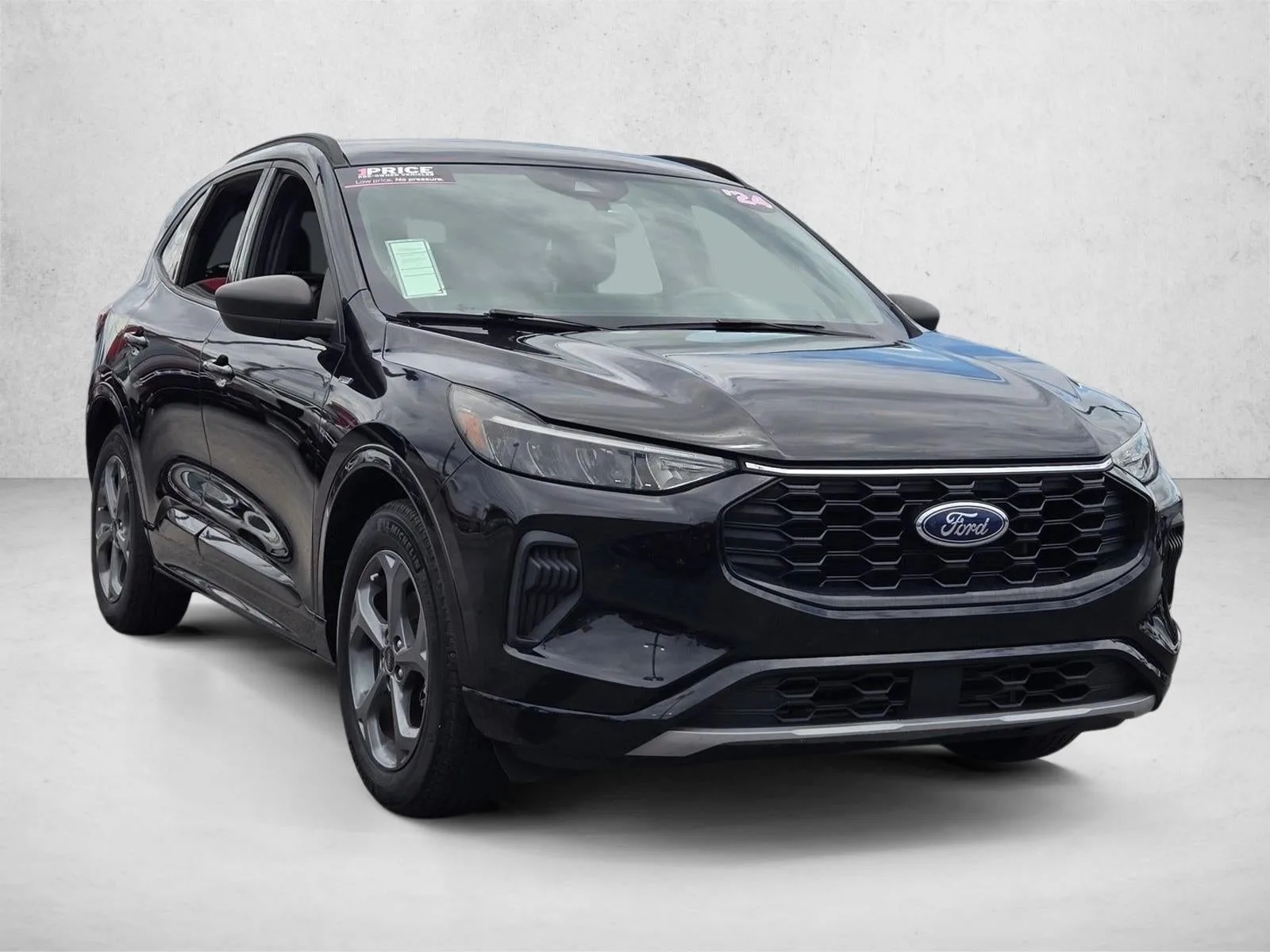2024 Ford Escape ST-Line FWD photo 3