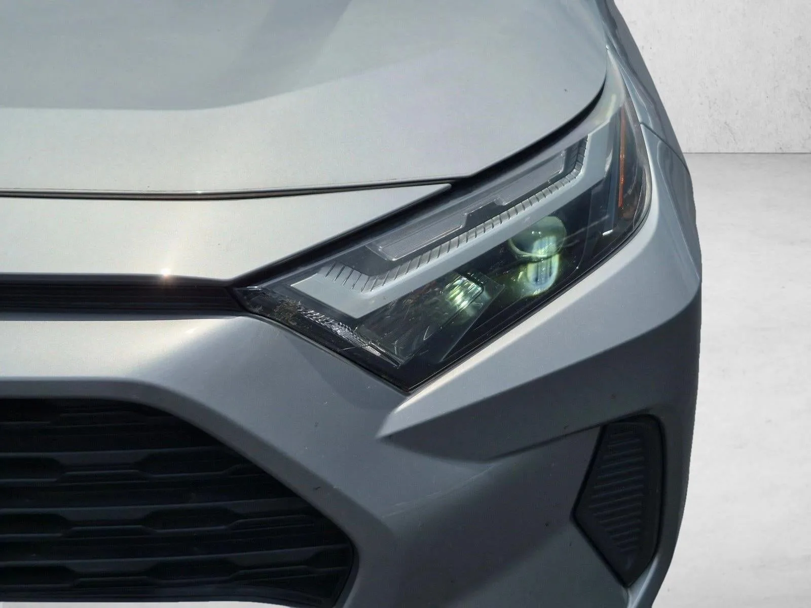 2022 Toyota RAV4 XLE photo 9