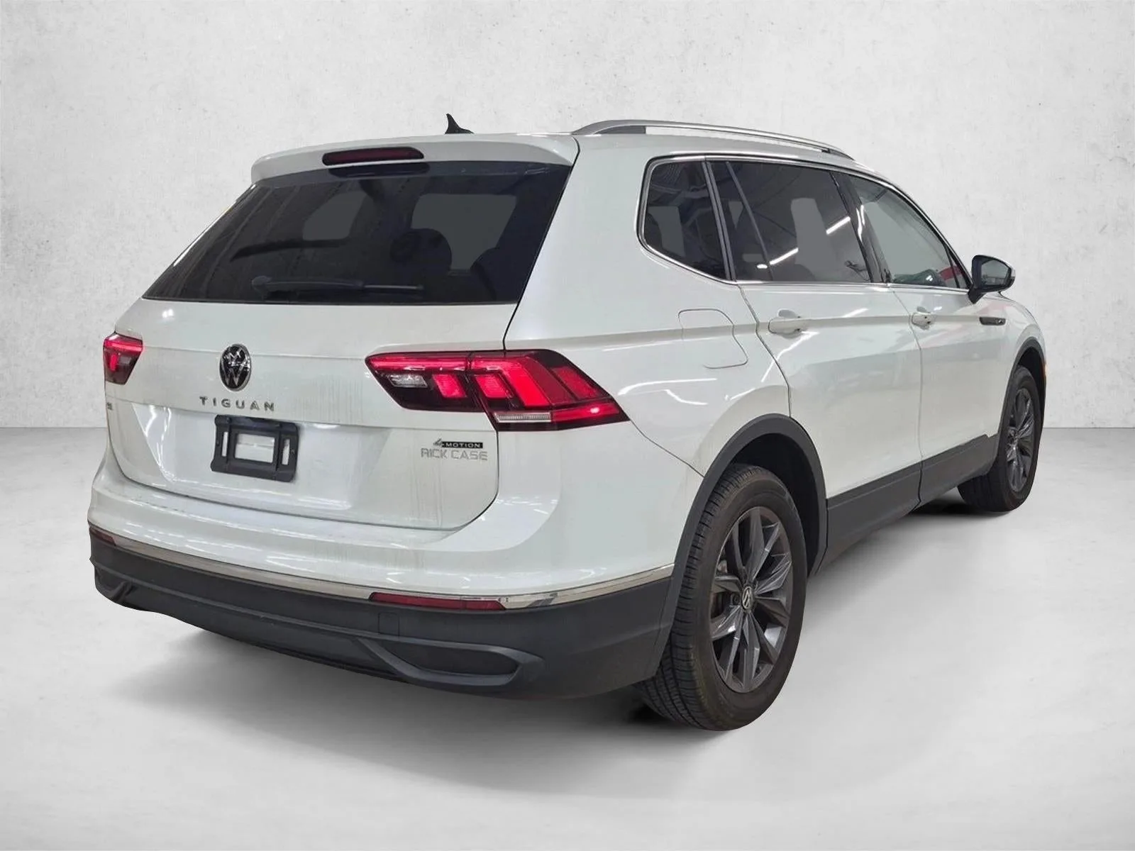 2023 Volkswagen Tiguan 2.0T SE 4MOTION photo 5
