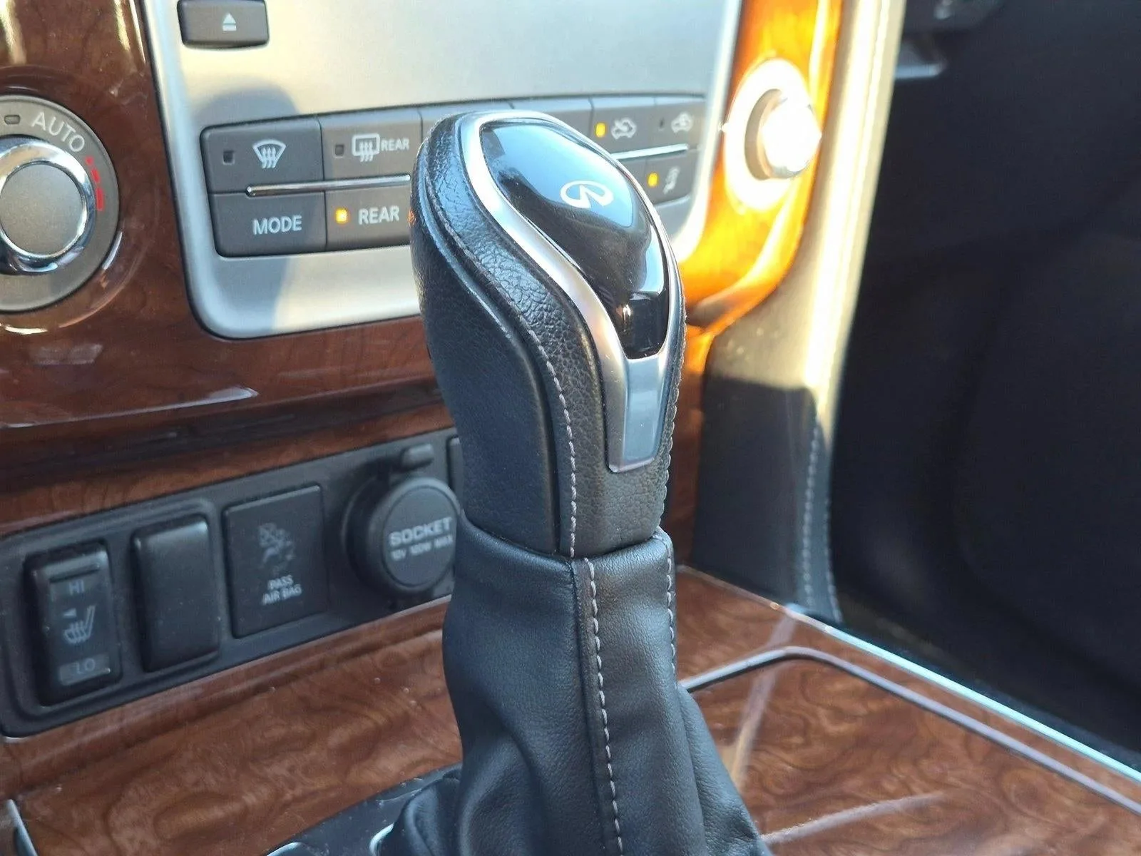2019 INFINITI QX80 LUXE AWD photo 8