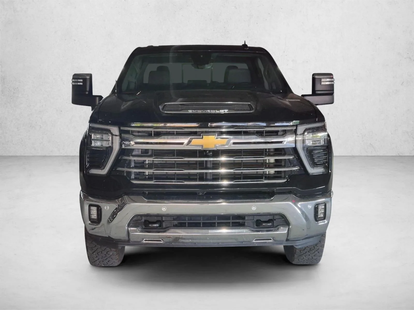 2025 Chevrolet Silverado 2500 HD LTZ photo 2