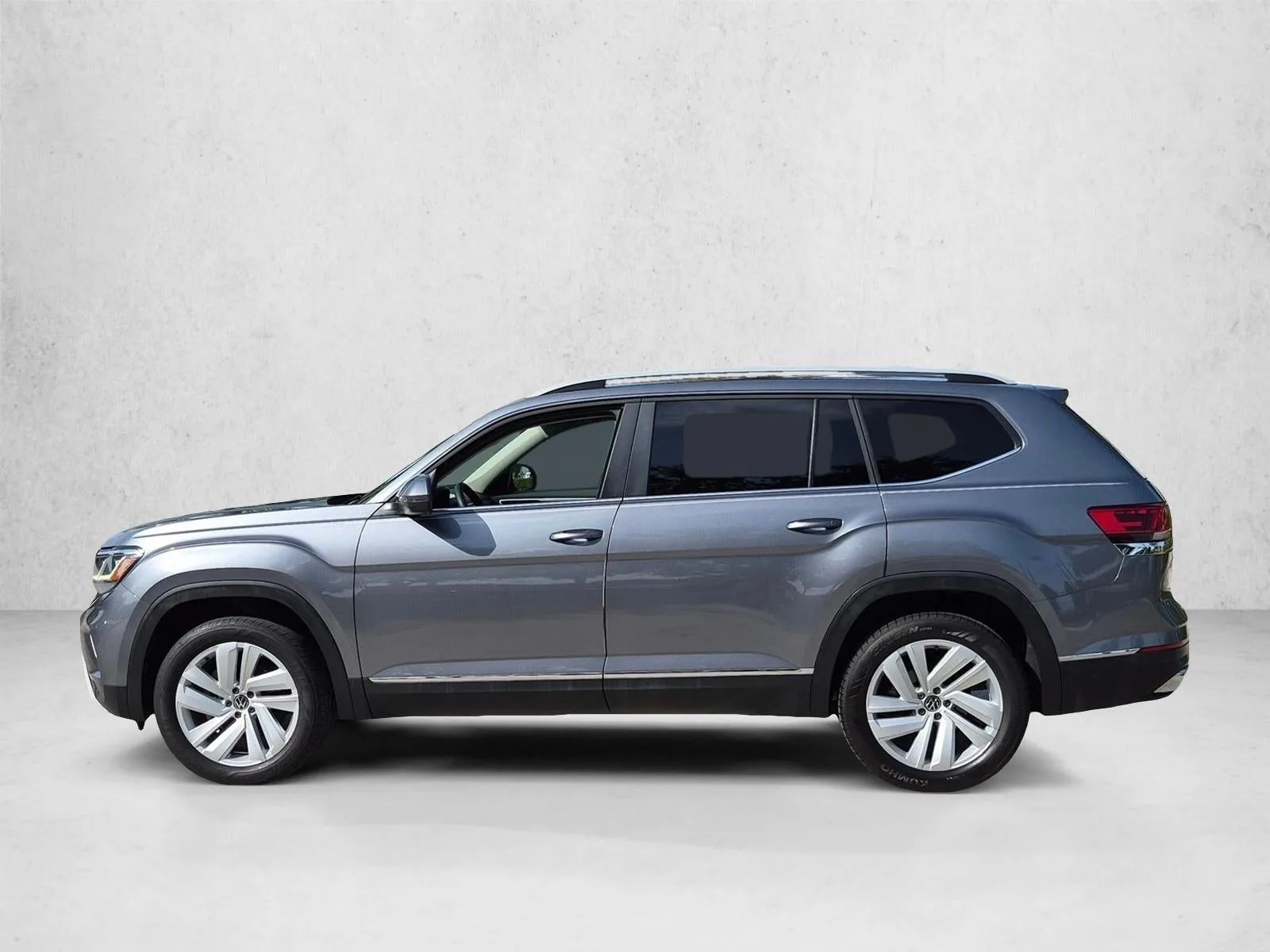 2021 Volkswagen Atlas 2021.5 3.6L V6 SEL FWD photo 9
