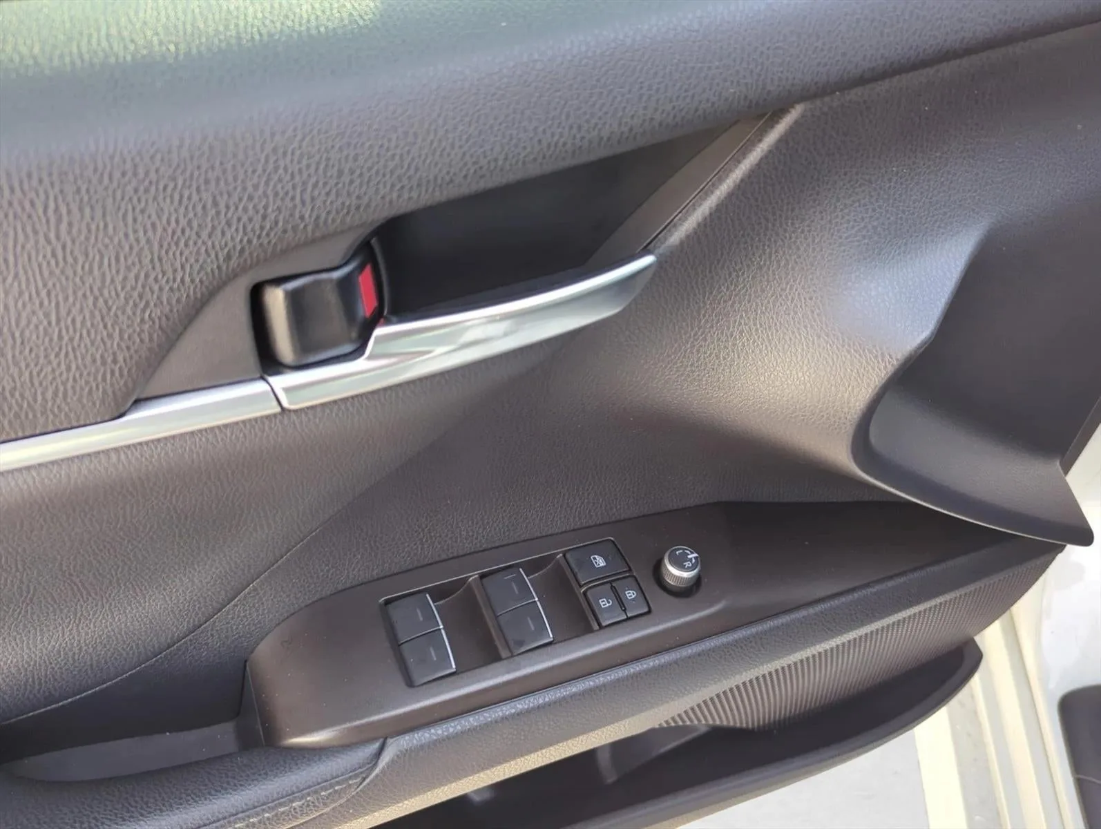 2022 Toyota Camry XLE Auto (SE) photo 10