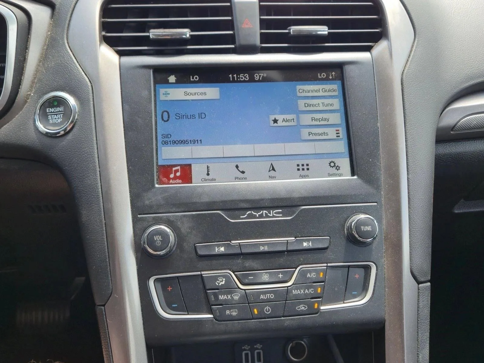 2019 Ford Fusion Hybrid SE FWD photo 12