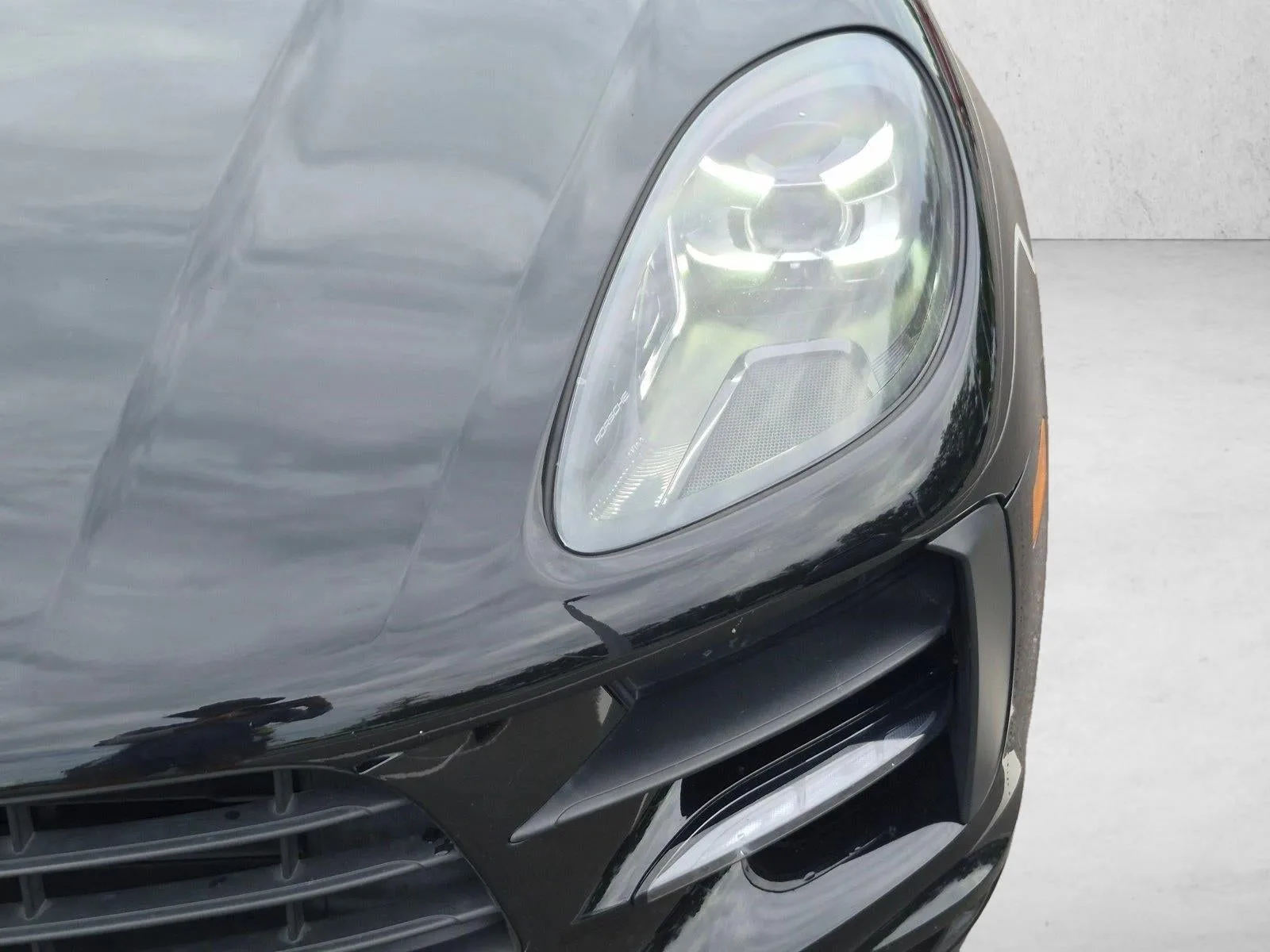 2020 Porsche Macan AWD photo 9