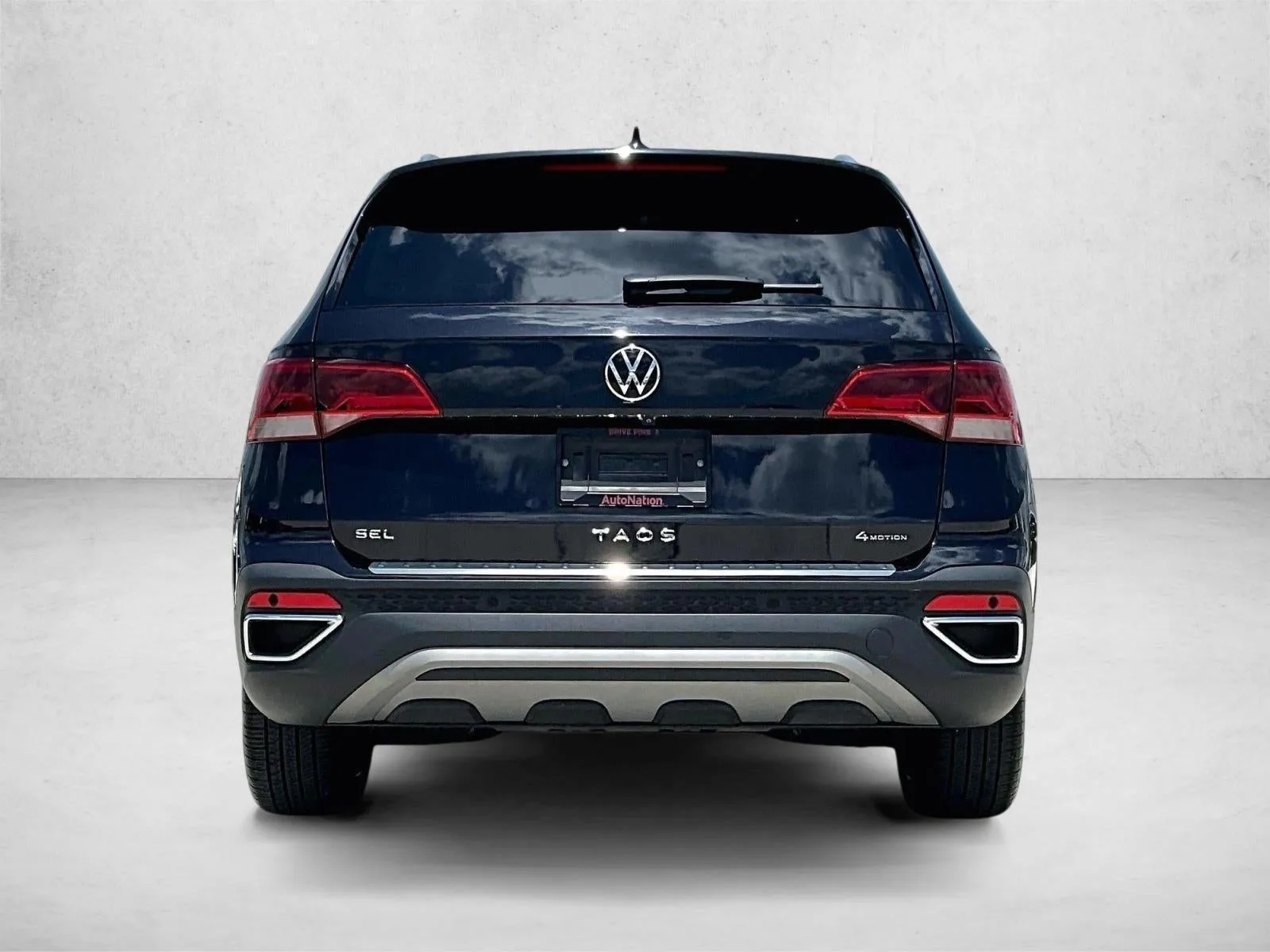 2022 Volkswagen Taos SEL 4MOTION photo 4