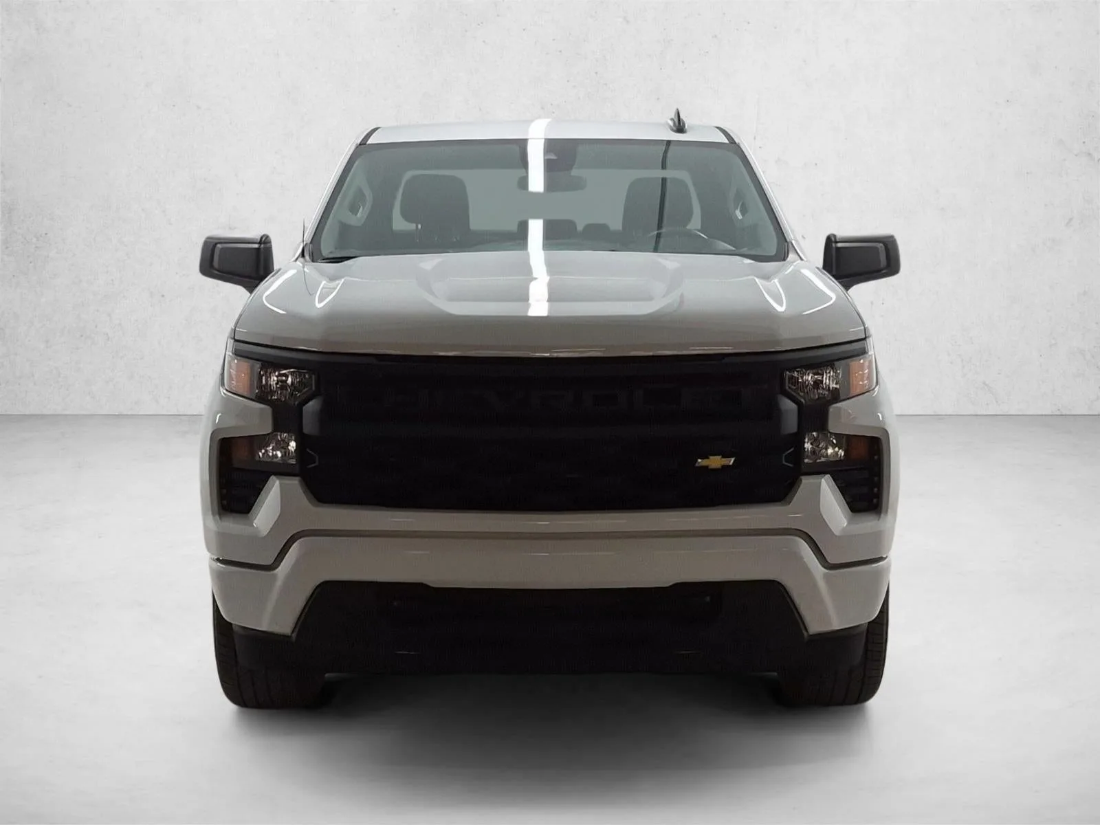 2024 Chevrolet Silverado 1500 Custom photo 2