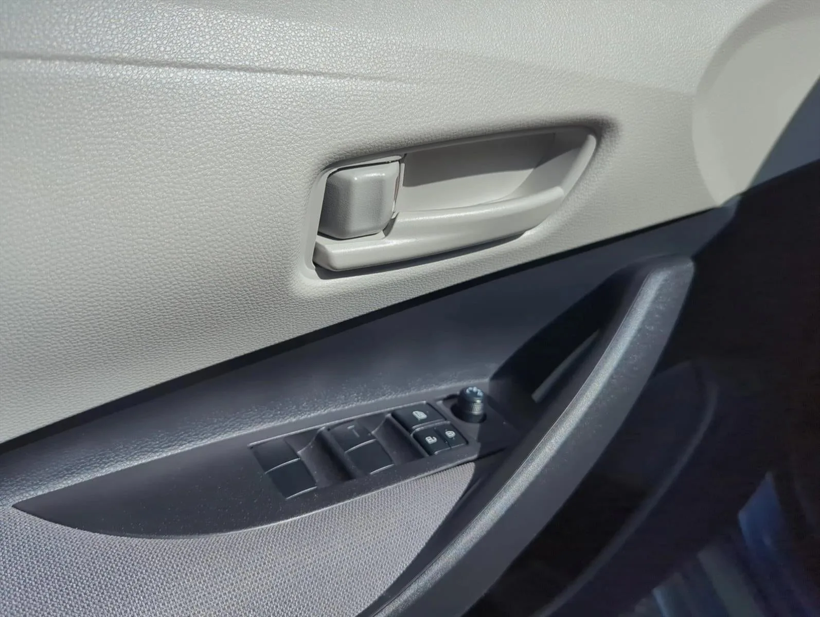 2026 Toyota Corolla LE CVT (Natl) photo 12