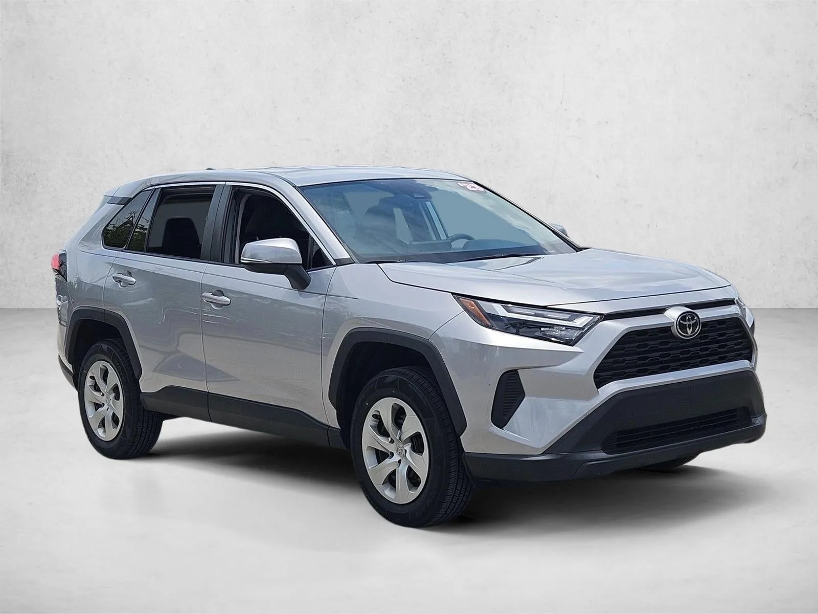 2023 Toyota RAV4 LE FWD (GS) photo 3
