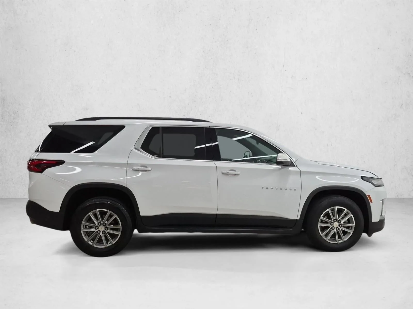 2023 Chevrolet Traverse LT Cloth photo 3