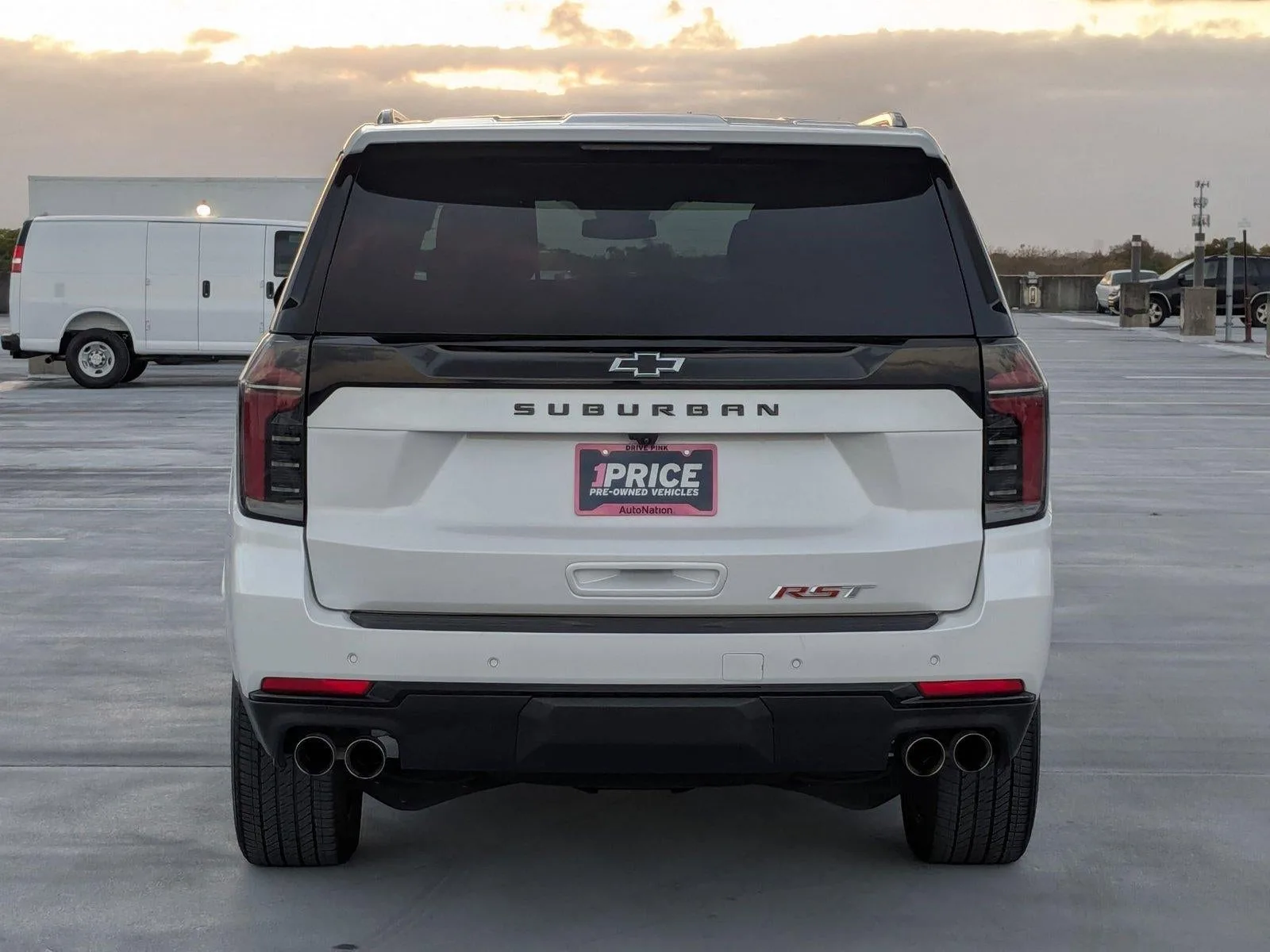 2025 Chevrolet Suburban RST photo 7