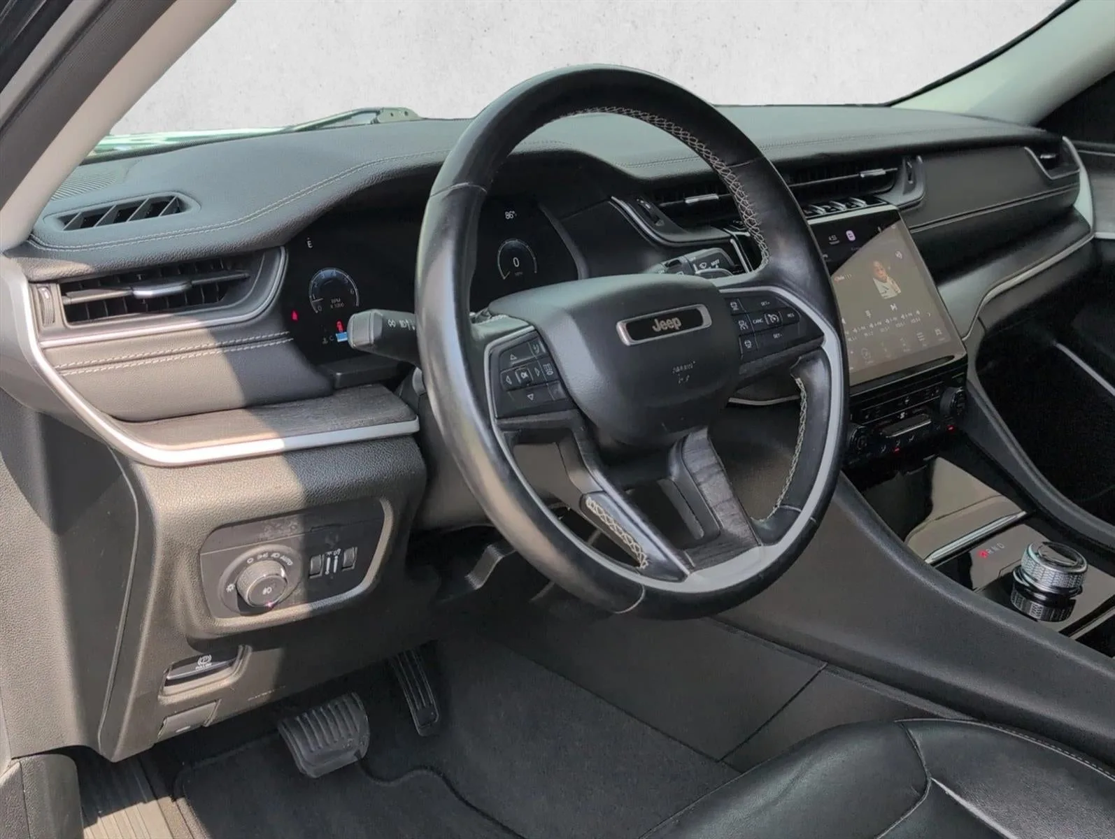 2021 Jeep Grand Cherokee L Limited 4x2 photo 11