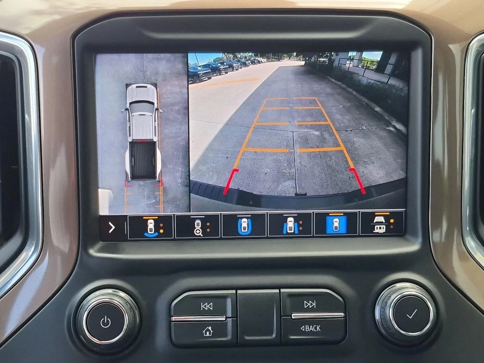 2020 Chevrolet Silverado 3500 HD High Country photo 11