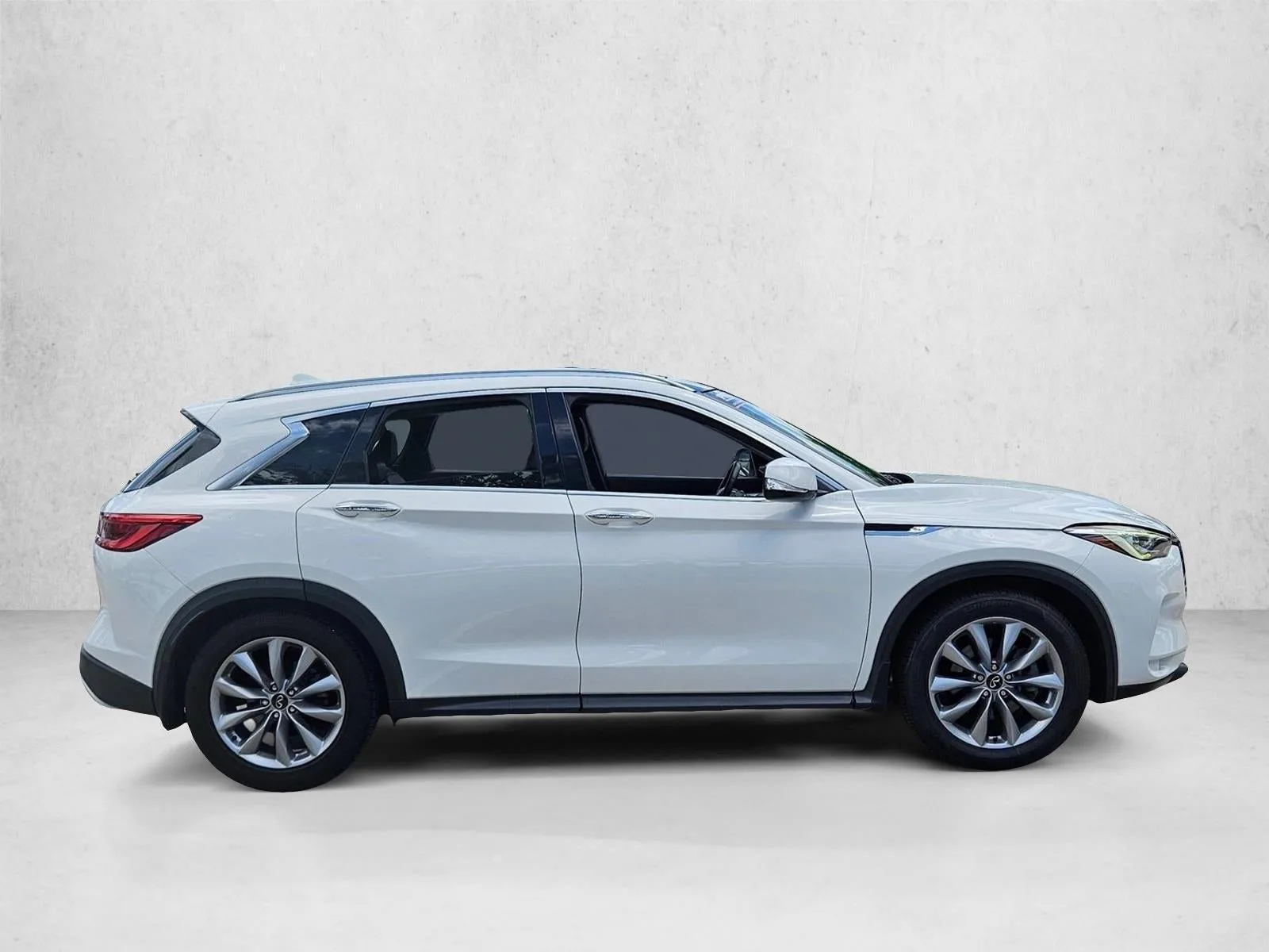 2020 INFINITI QX50 LUXE FWD photo 4