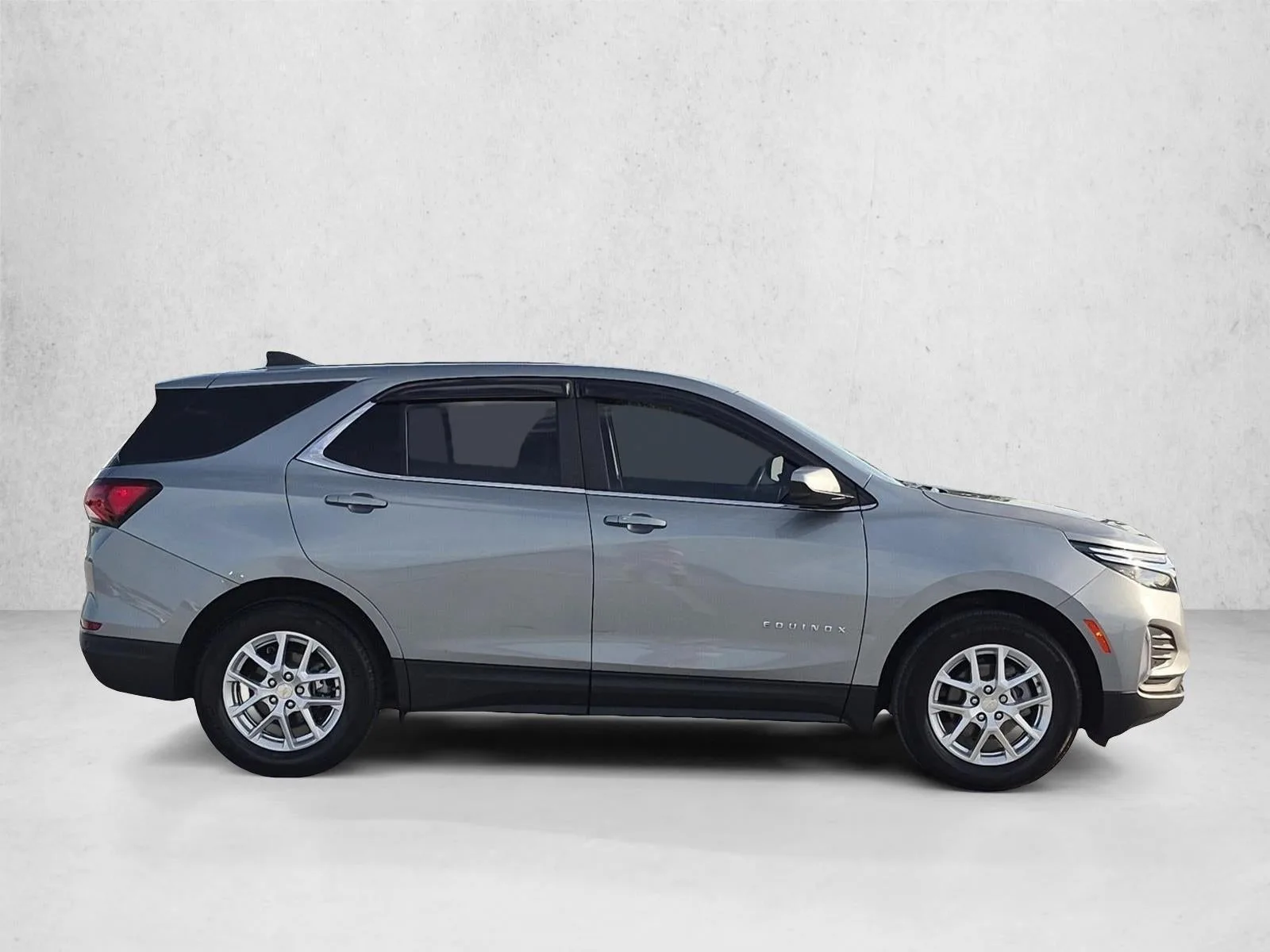 2024 Chevrolet Equinox LT photo 4