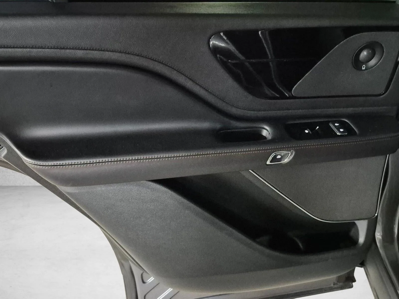 2022 Lincoln Aviator Reserve photo 9