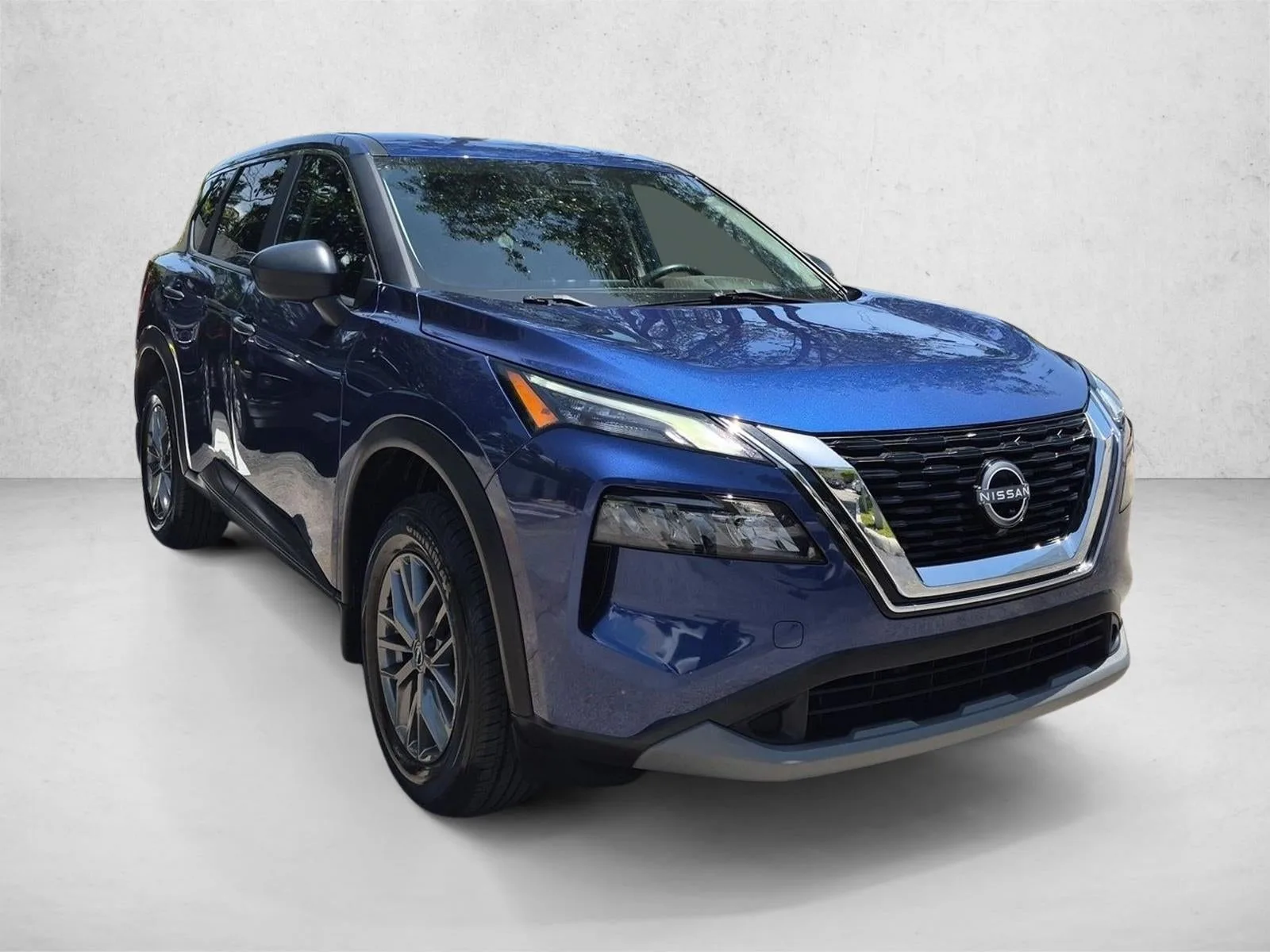 2023 Nissan Rogue FWD S photo 3