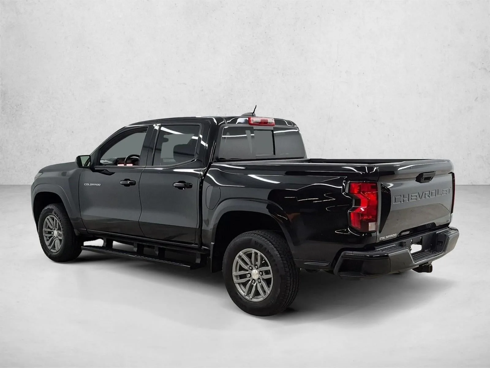2024 Chevrolet Colorado LT photo 8