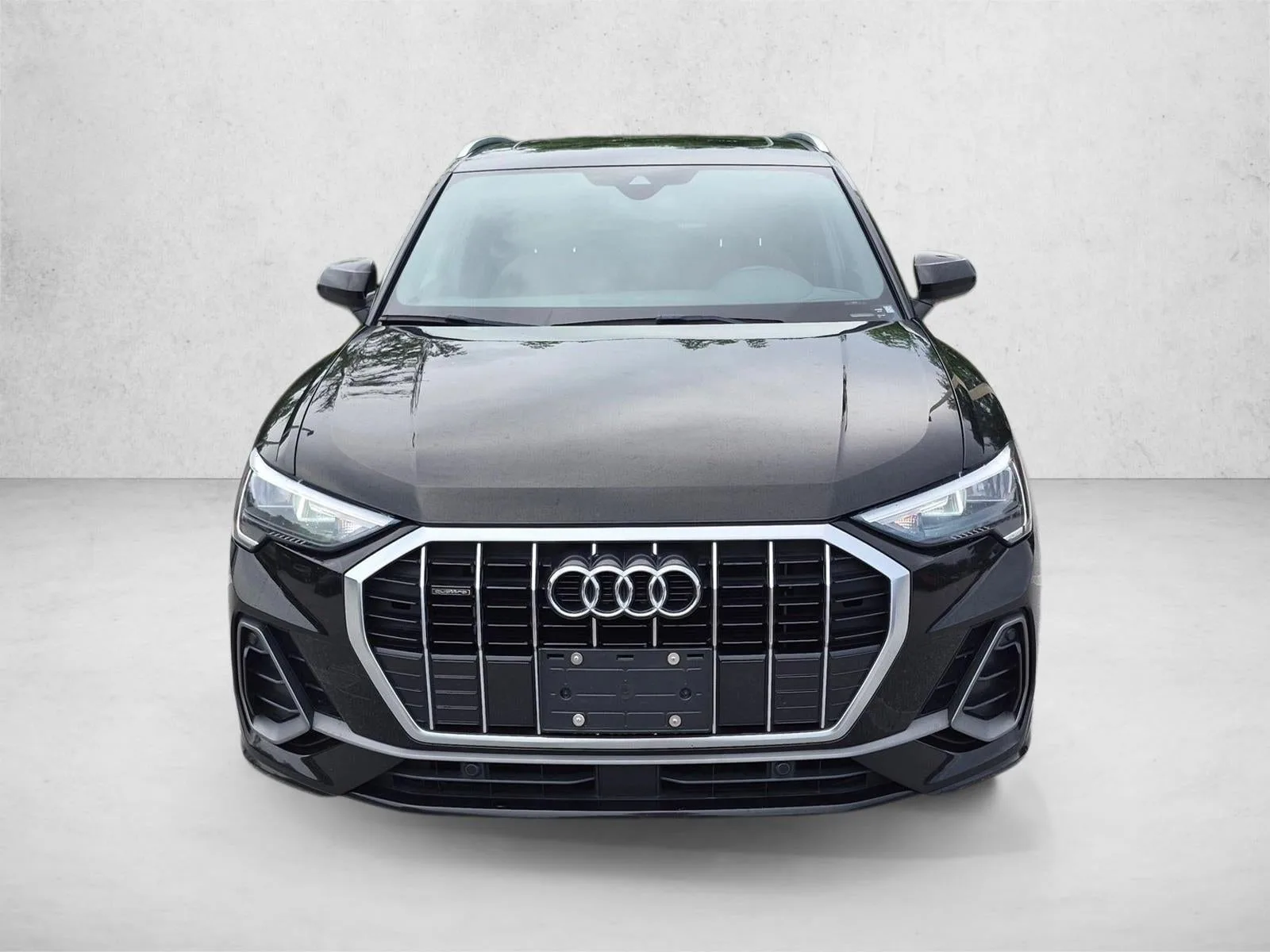 2022 Audi Q3 S line Premium 45 TFSI quattro photo 2