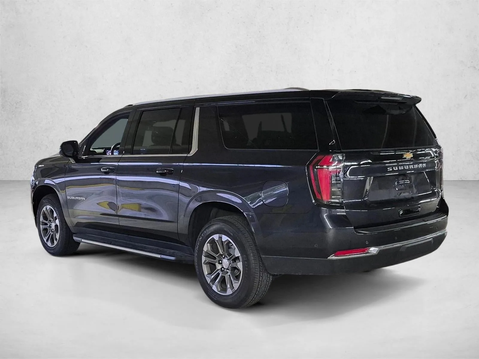 2025 Chevrolet Suburban LS photo 7